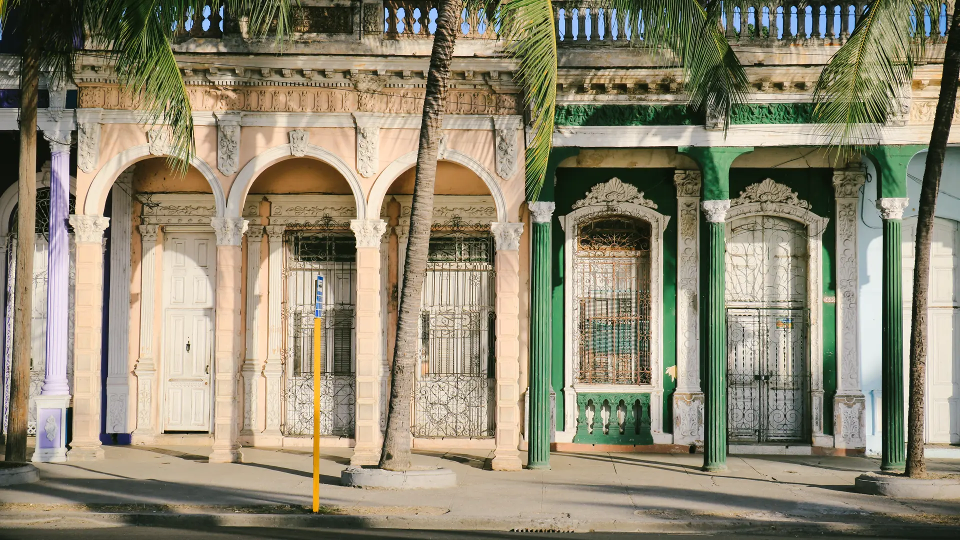shutterstock_595925795 old colonial buldings in Cienfuegos.jpg