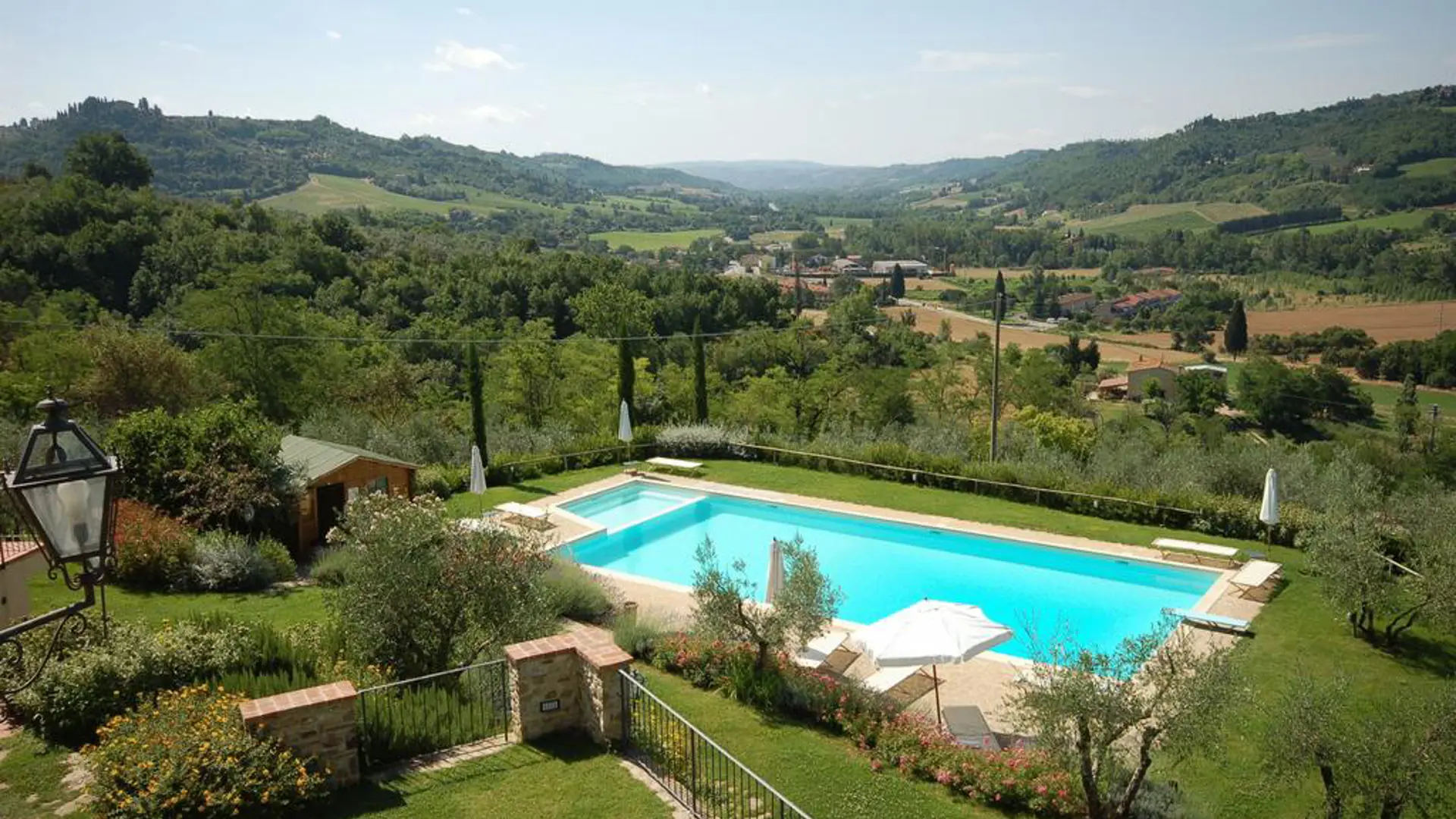 Ditt hotell i Toscana har det vakreste bassenget med utsikt.