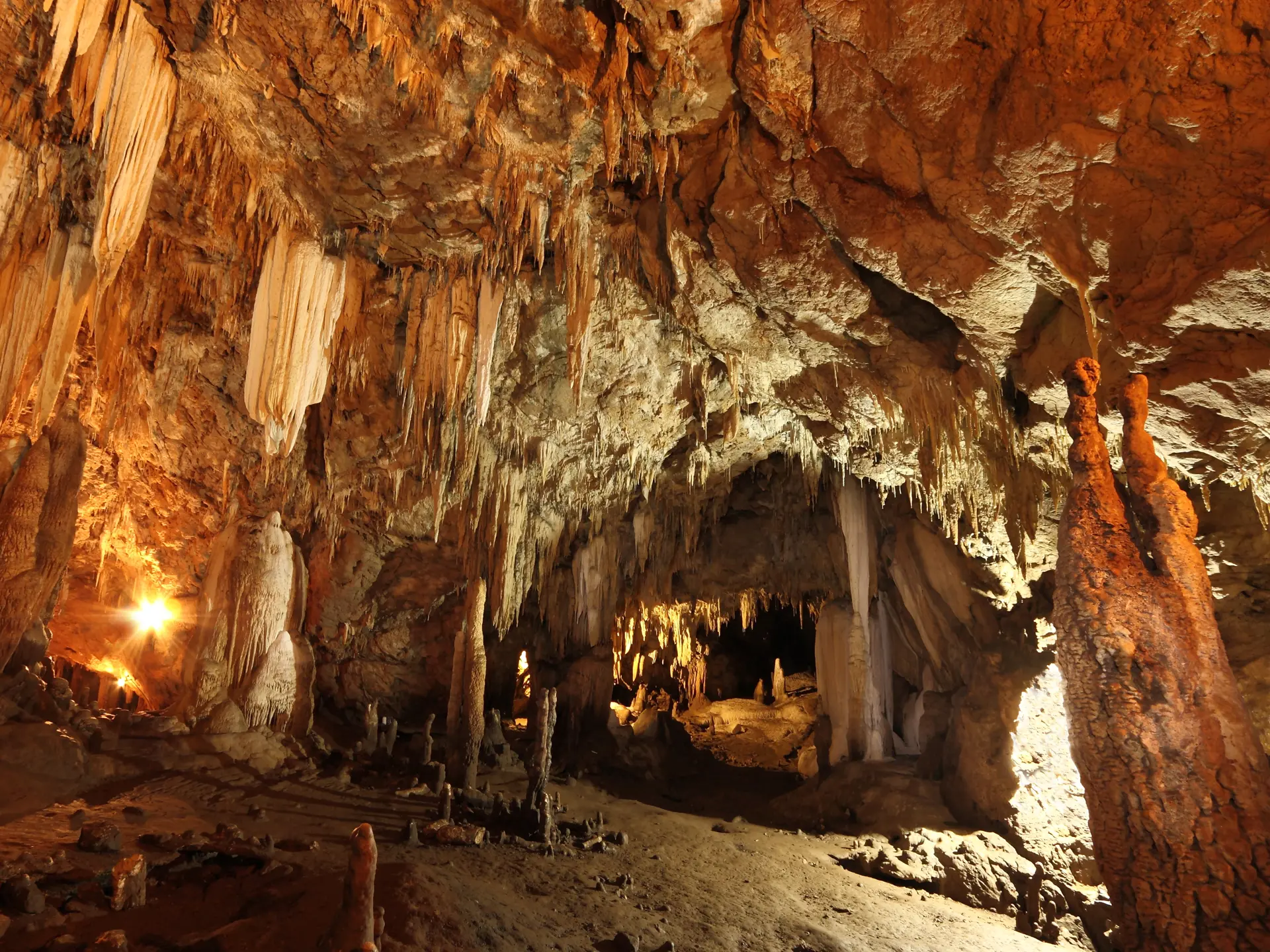 Khao Wang Thong grotte ved Khanom.jpg