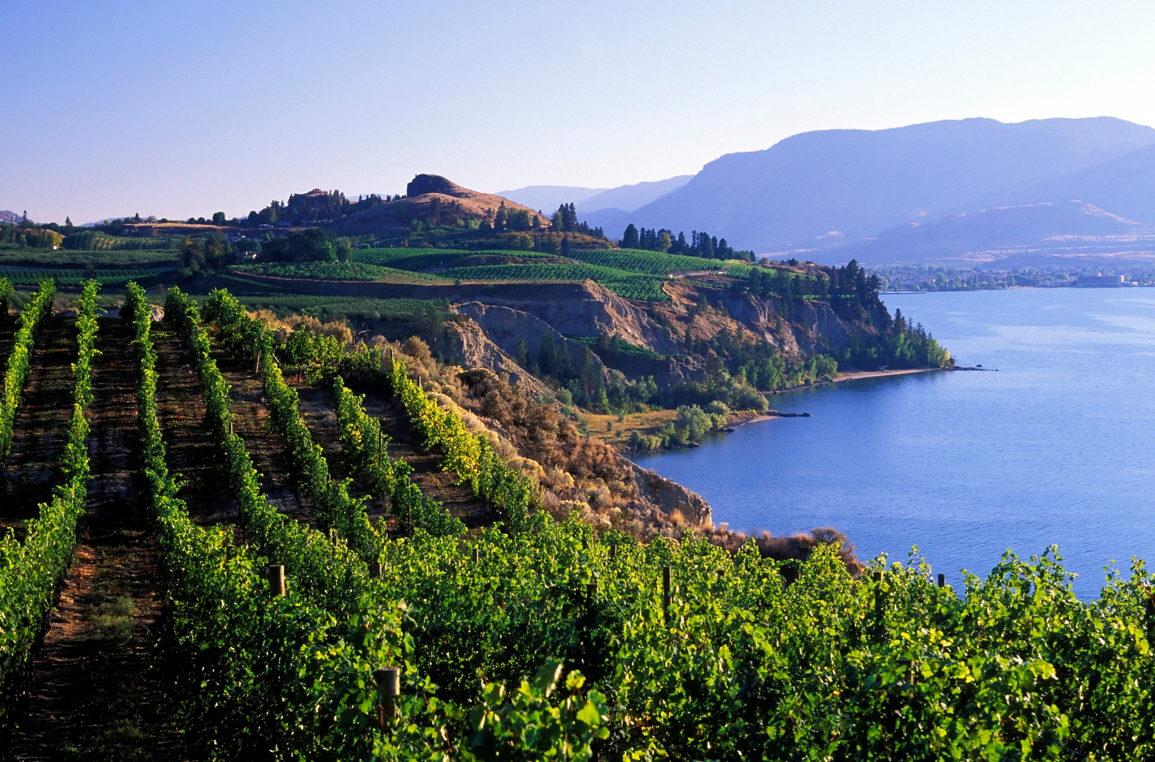 Okanagan Lake Shutterstock 2689747705