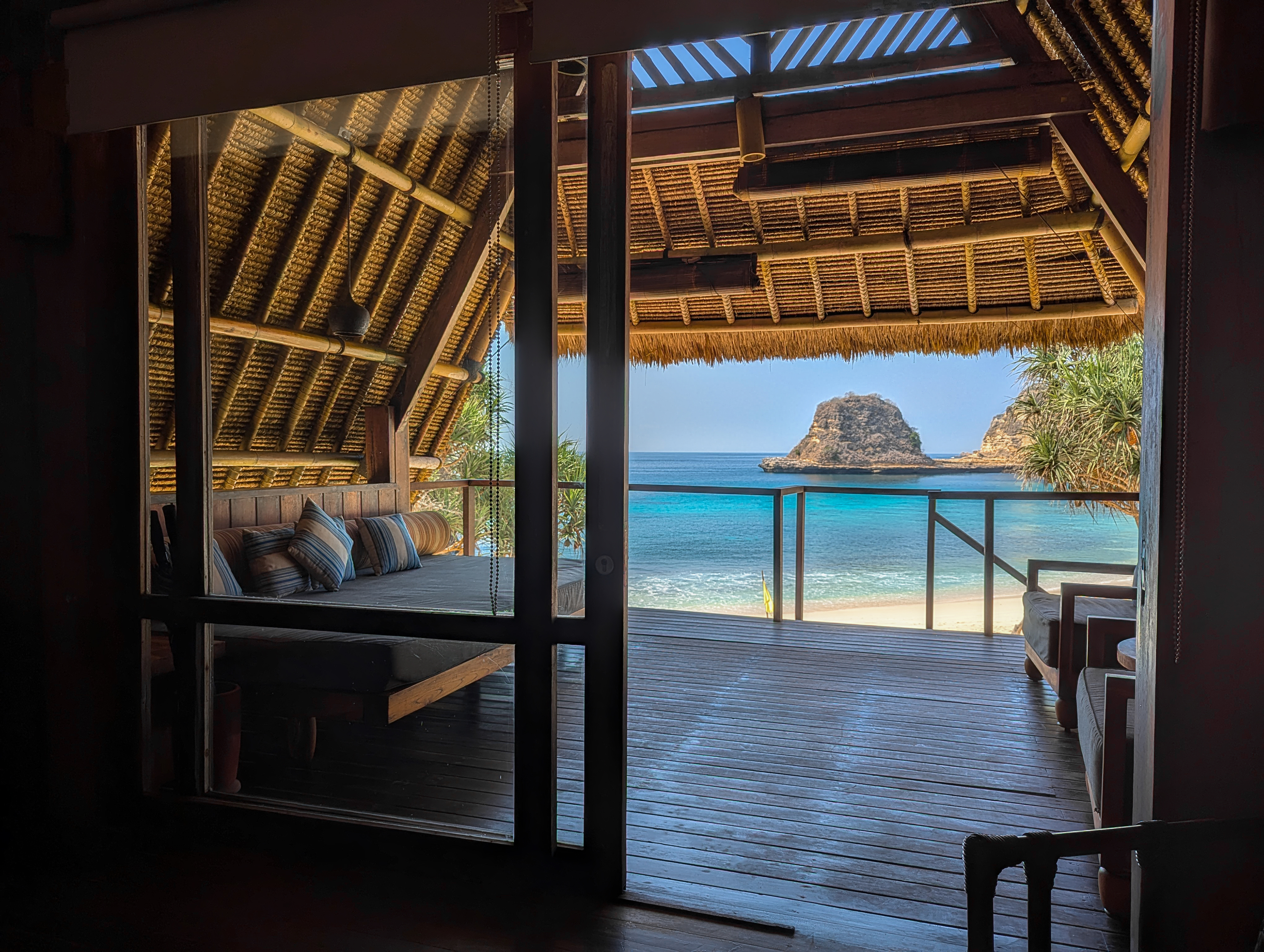 PXL 20240924 013249569.RAW 01.MP.COVER Copy