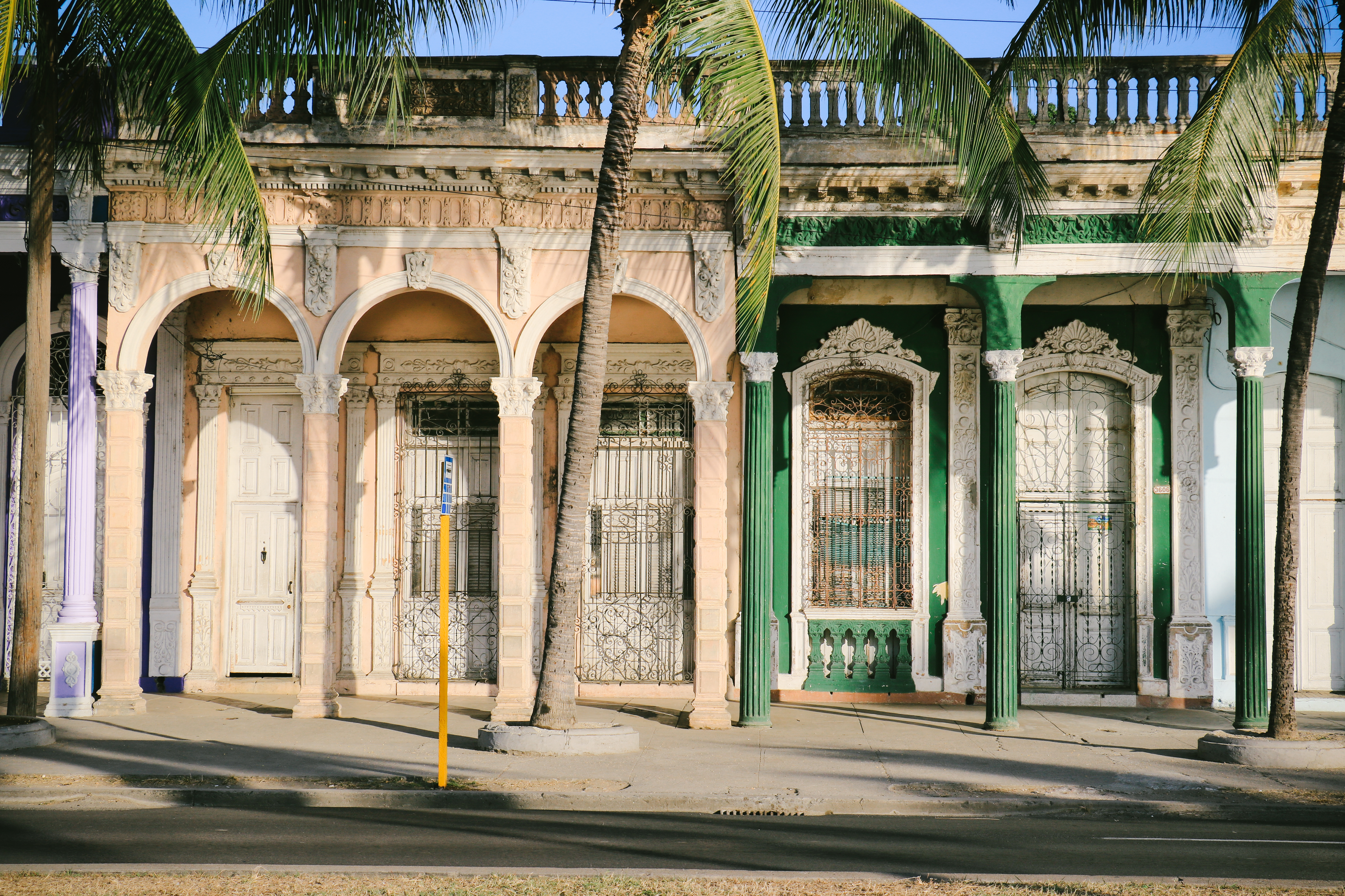 shutterstock_595925795 old colonial buldings in Cienfuegos.jpg