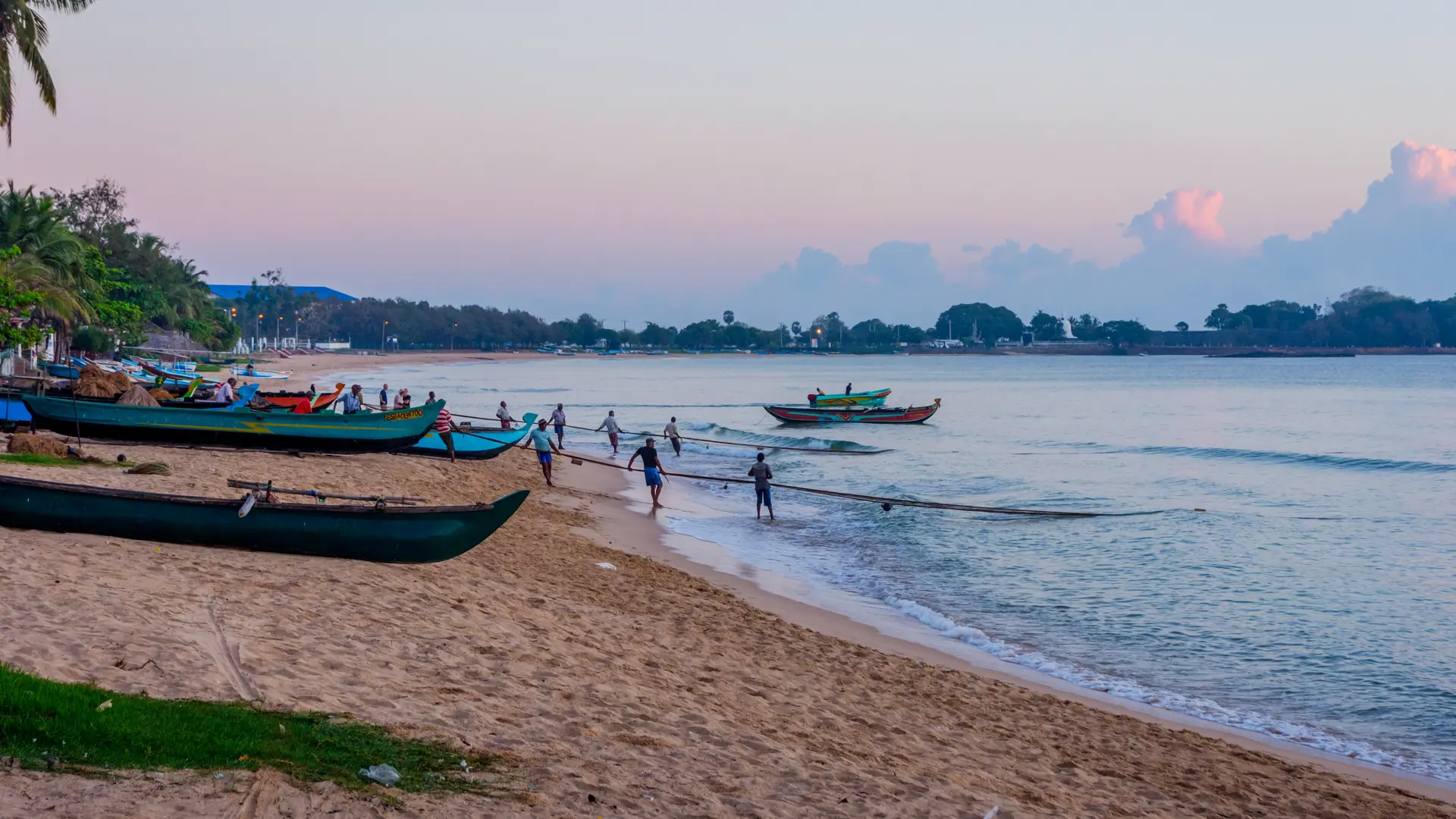 shutterstock_795720859 Trincomalee beach.jpg
