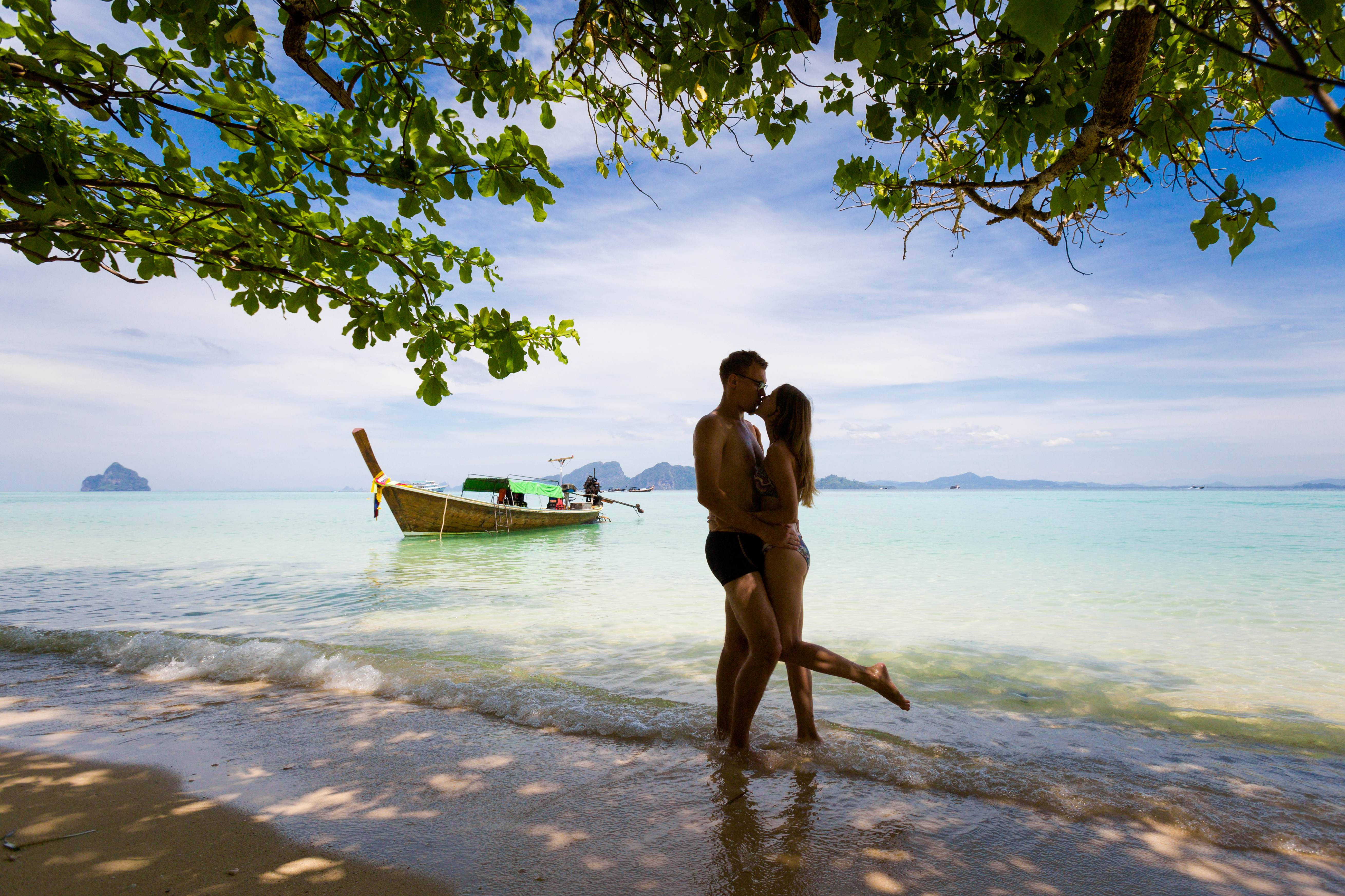 shutterstock_1062733553 koh Kradan island in Thailand.jpg