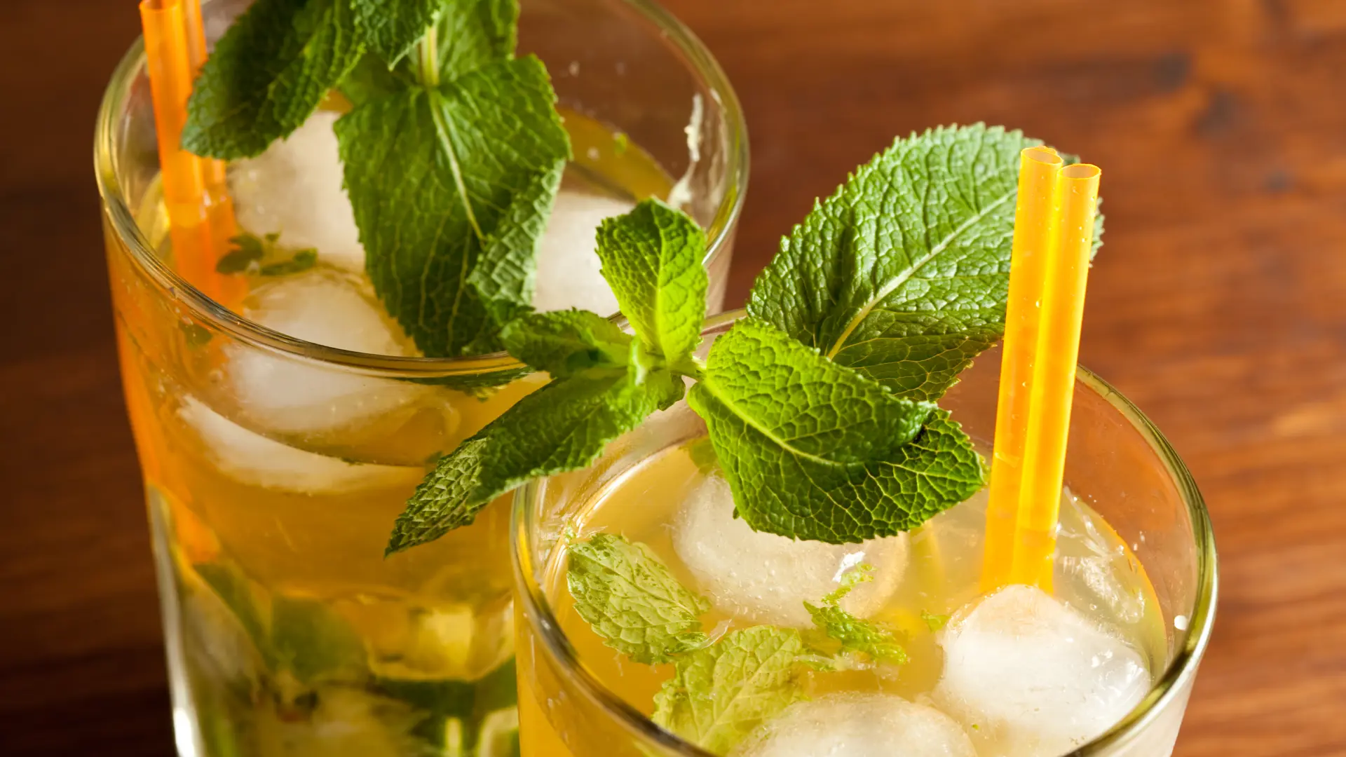 Mojito med mørk rom - en cubansk favorit