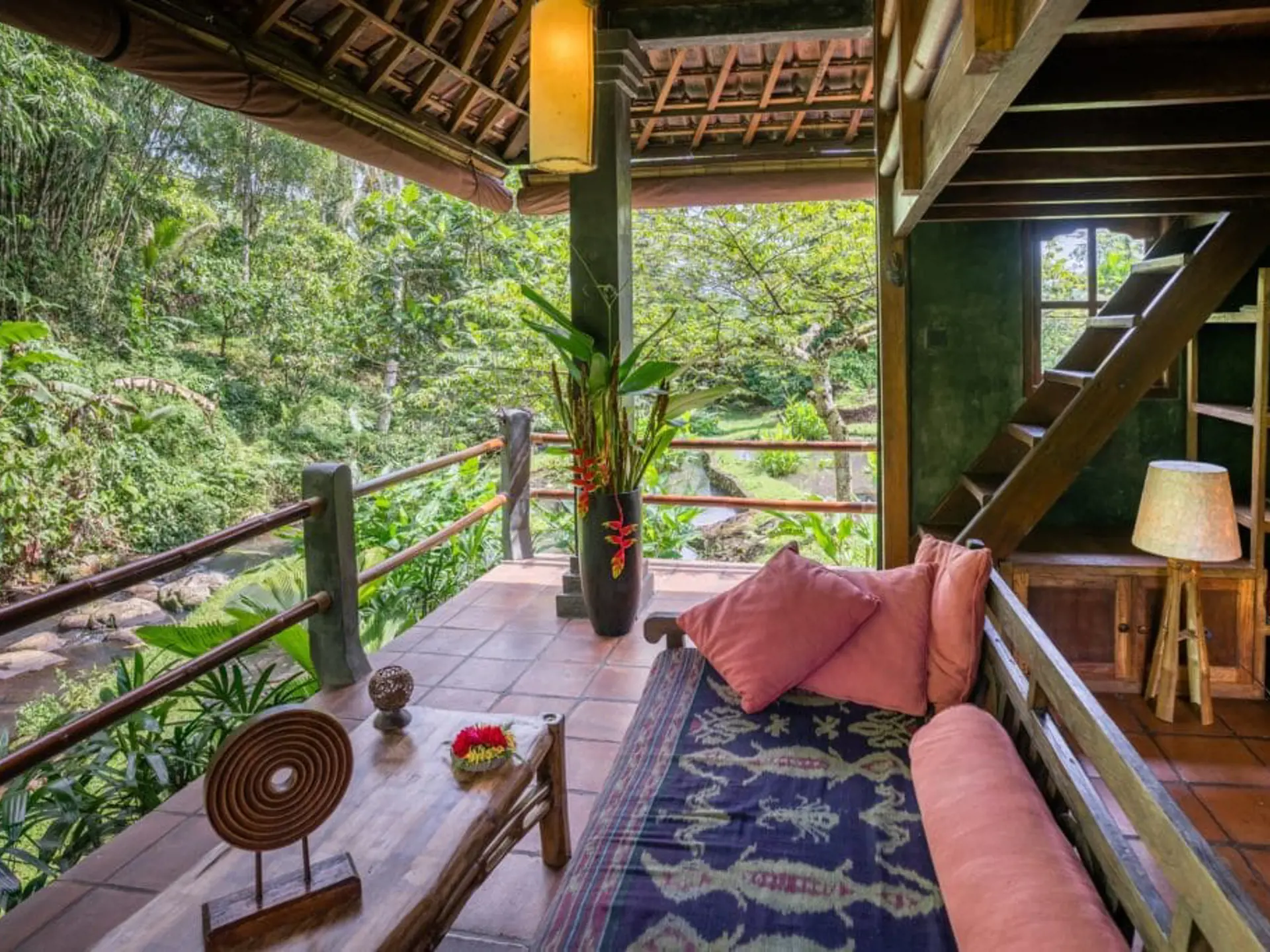 Buddha-Bungalow-Lounge-Area-Eco-Accomodation-Bali-Eco-Stay-1024x683.jpg