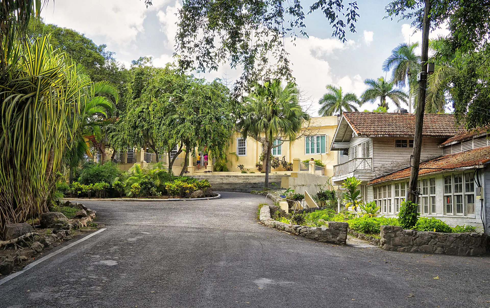 Hemningway Havana.jpg