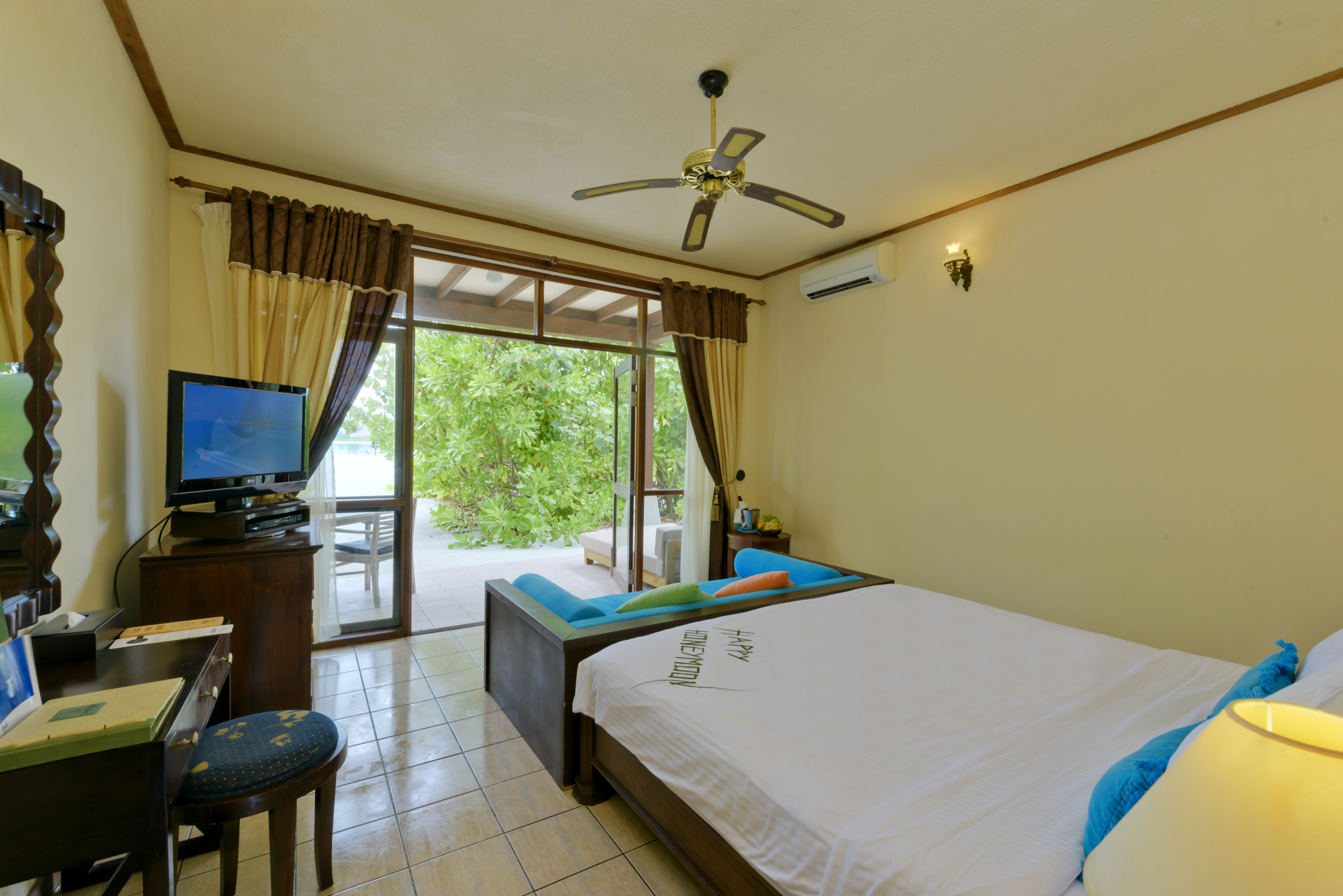 060416_Olhuveli_1051 amended.jpg