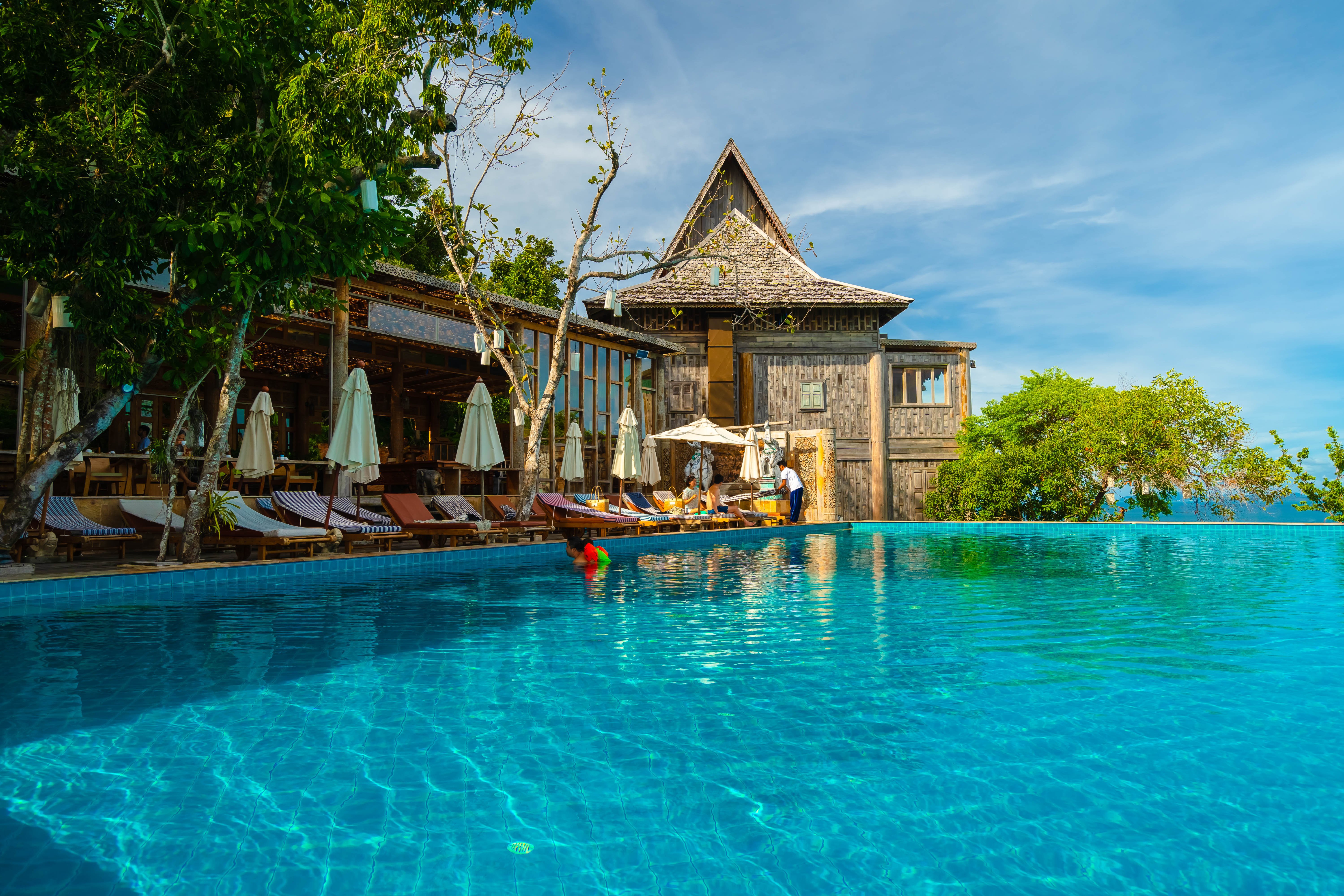 Infity Pool - 05.jpg