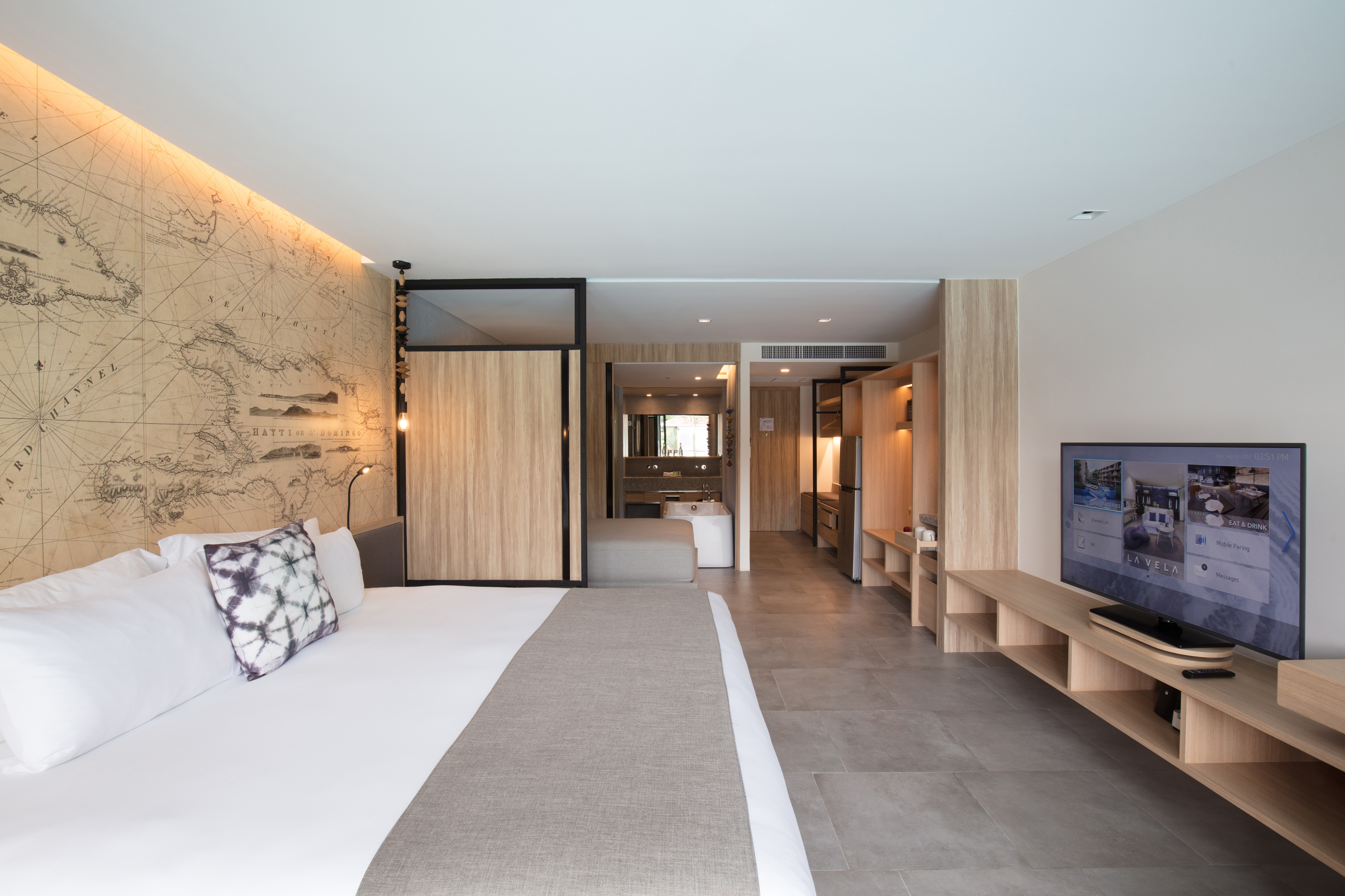 Family Room 2.jpg (1)