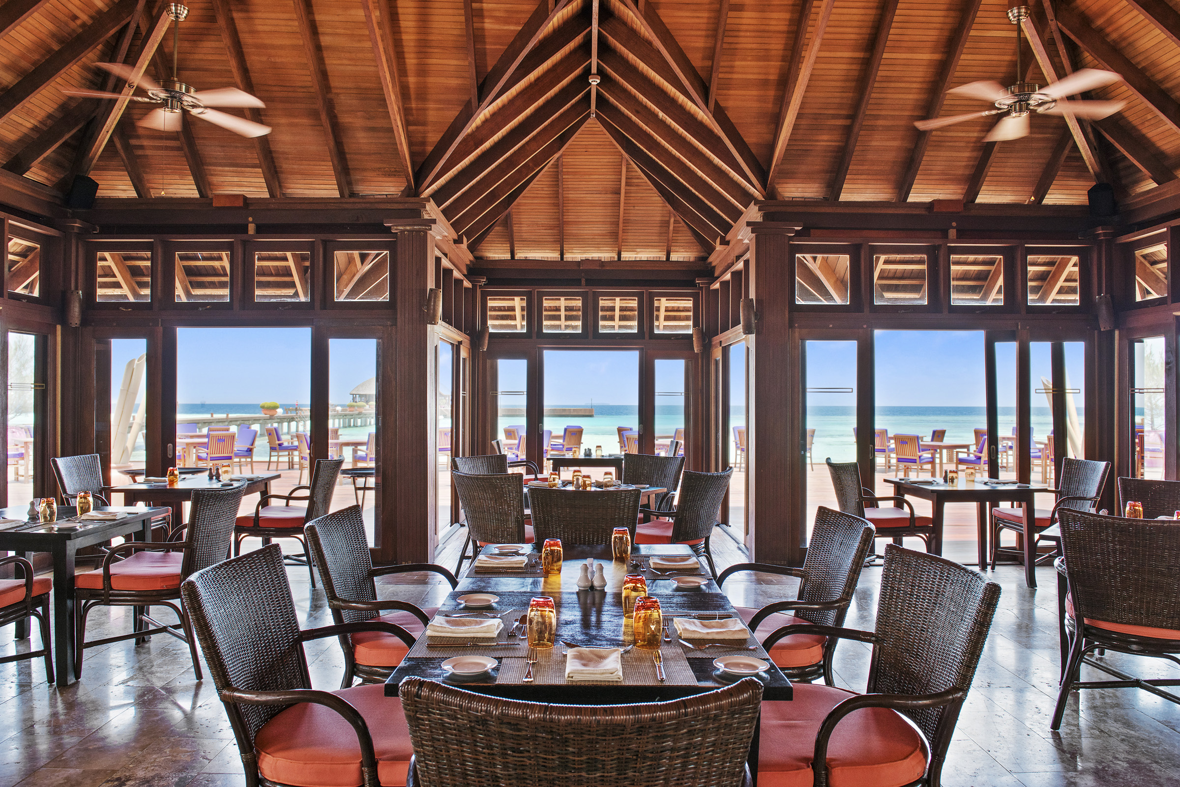 060416 Olhuveli 1196