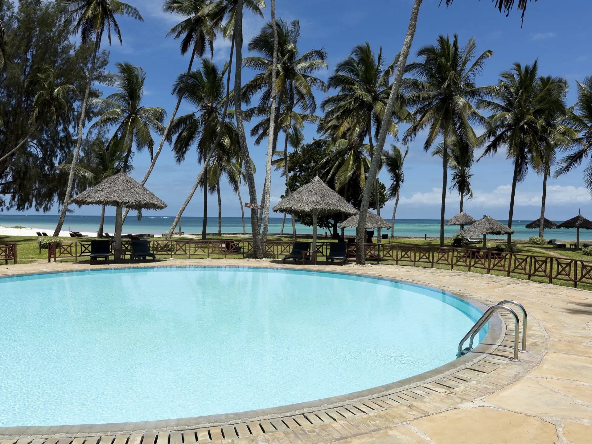 Paradise Pool & Ocean View