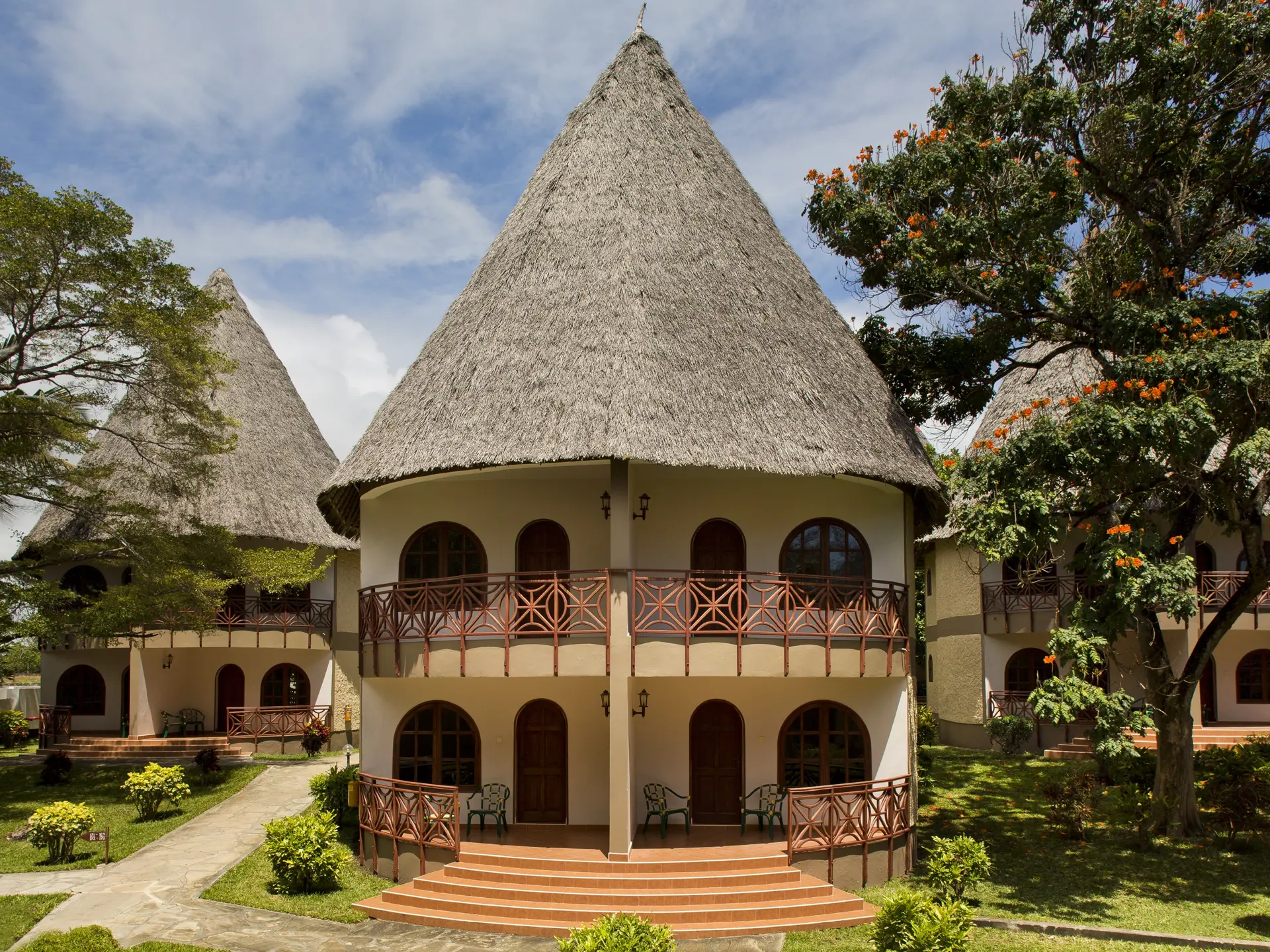 Paradise Superior Exterior With Garden