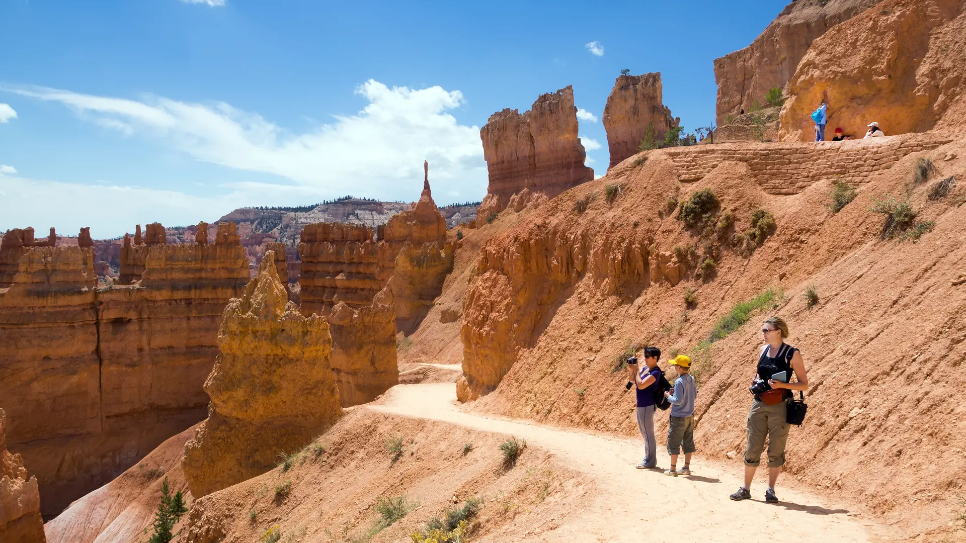 shutterstock_325312529 Adults with children on the trail. Bryce Canyon National Park, Utah, USA.jpg