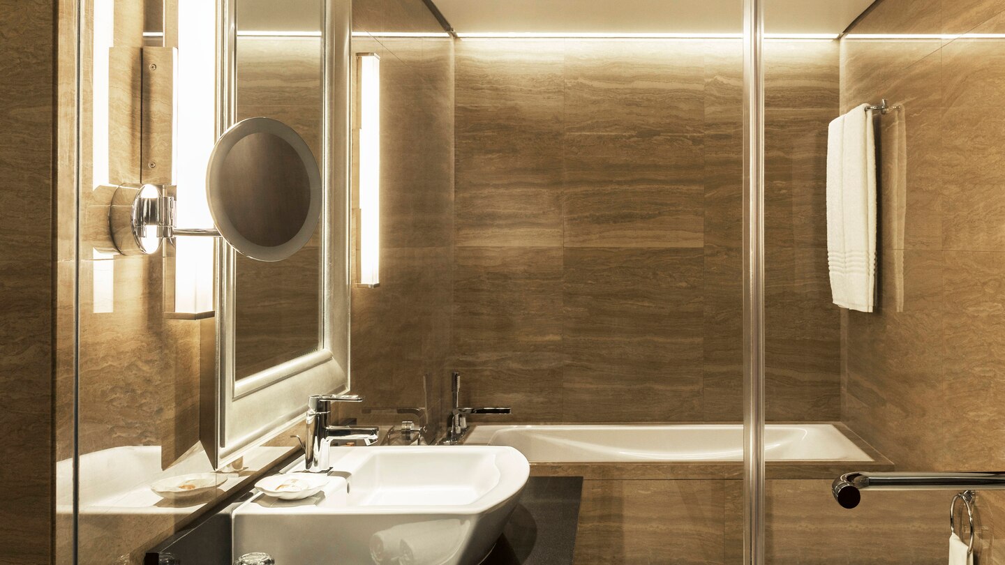 Dxbsi Bathroom 5063 Hor Wide