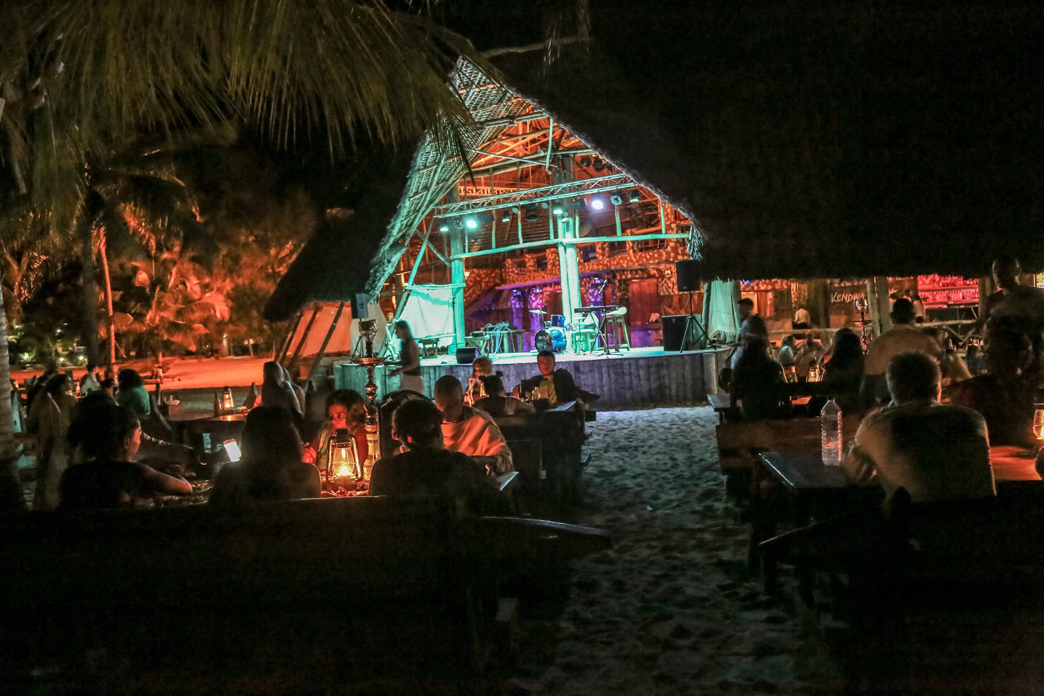 14324301 880005228766209 2675646633147497852 O