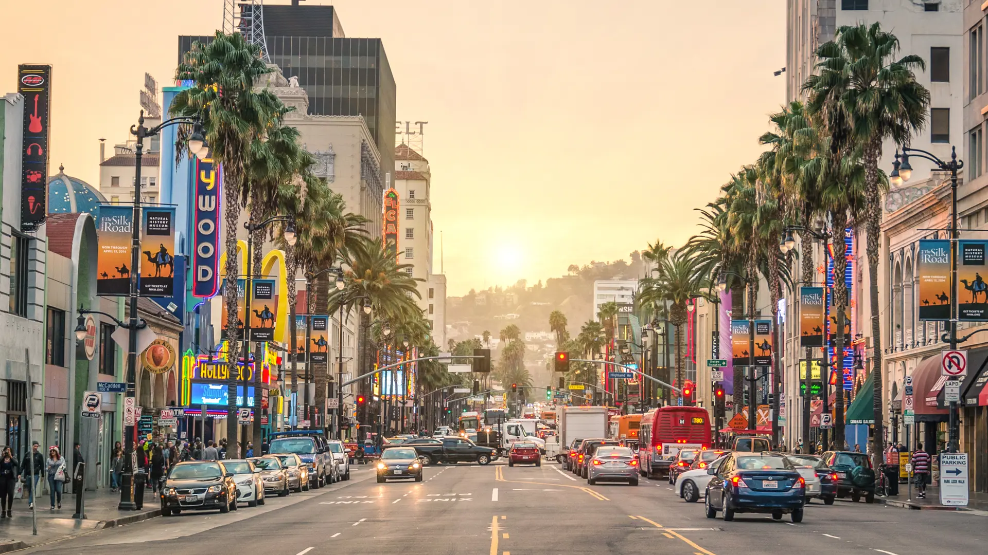 shutterstock_186048416 LOS ANGELES - DECEMBER 18, 2013 View of Hollywood Boulevard..jpg