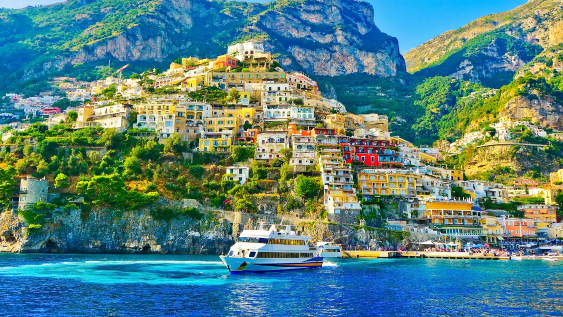 Ta en båttur til kystbyen Positano