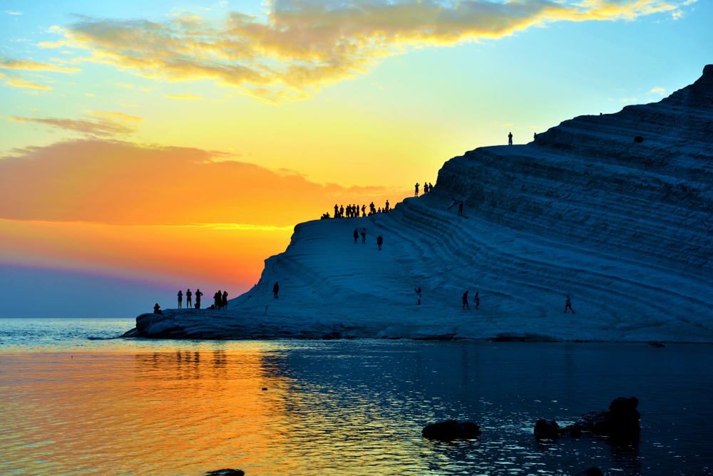 Shutterstock 1550980556