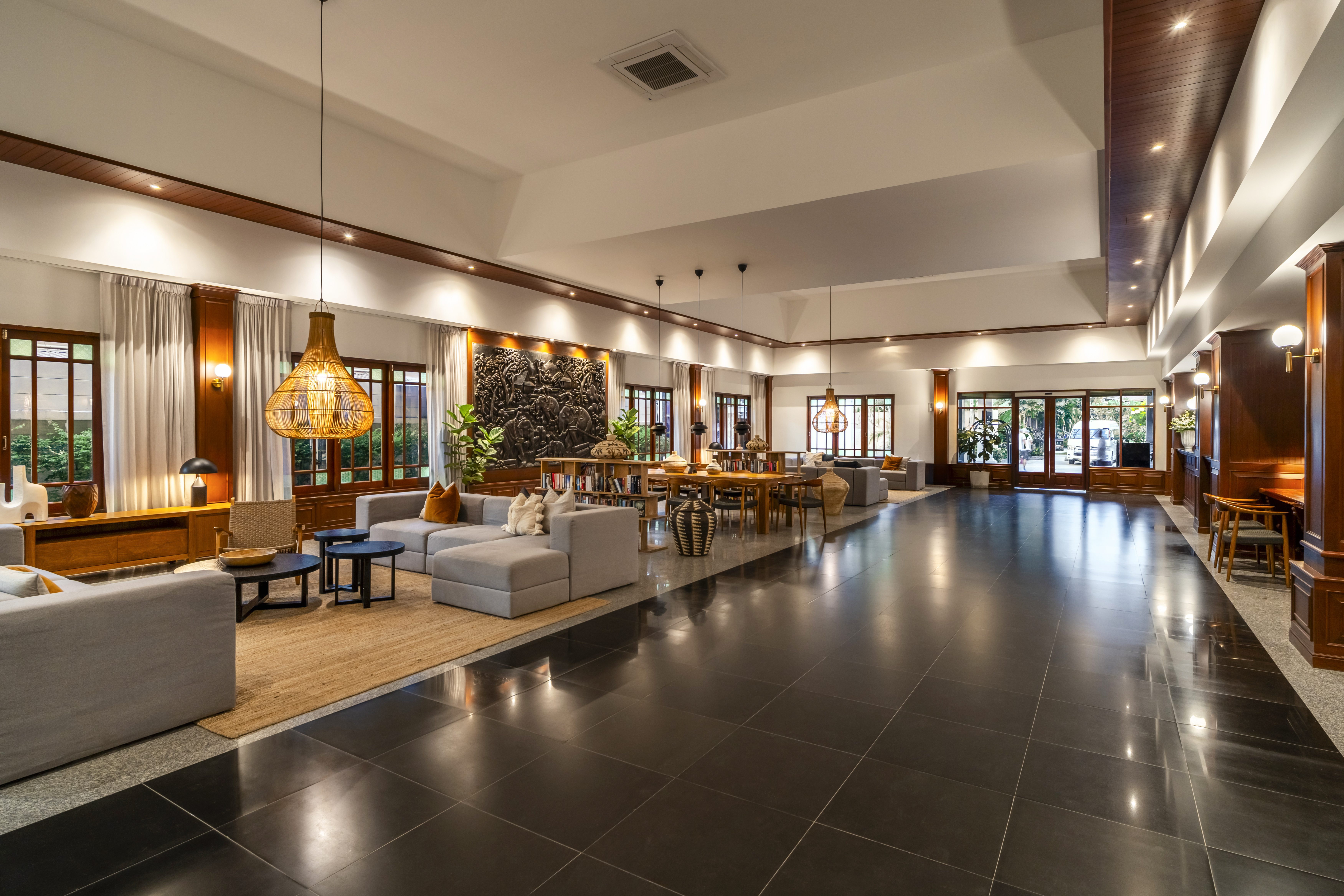 Lobby 3 53642937082 O