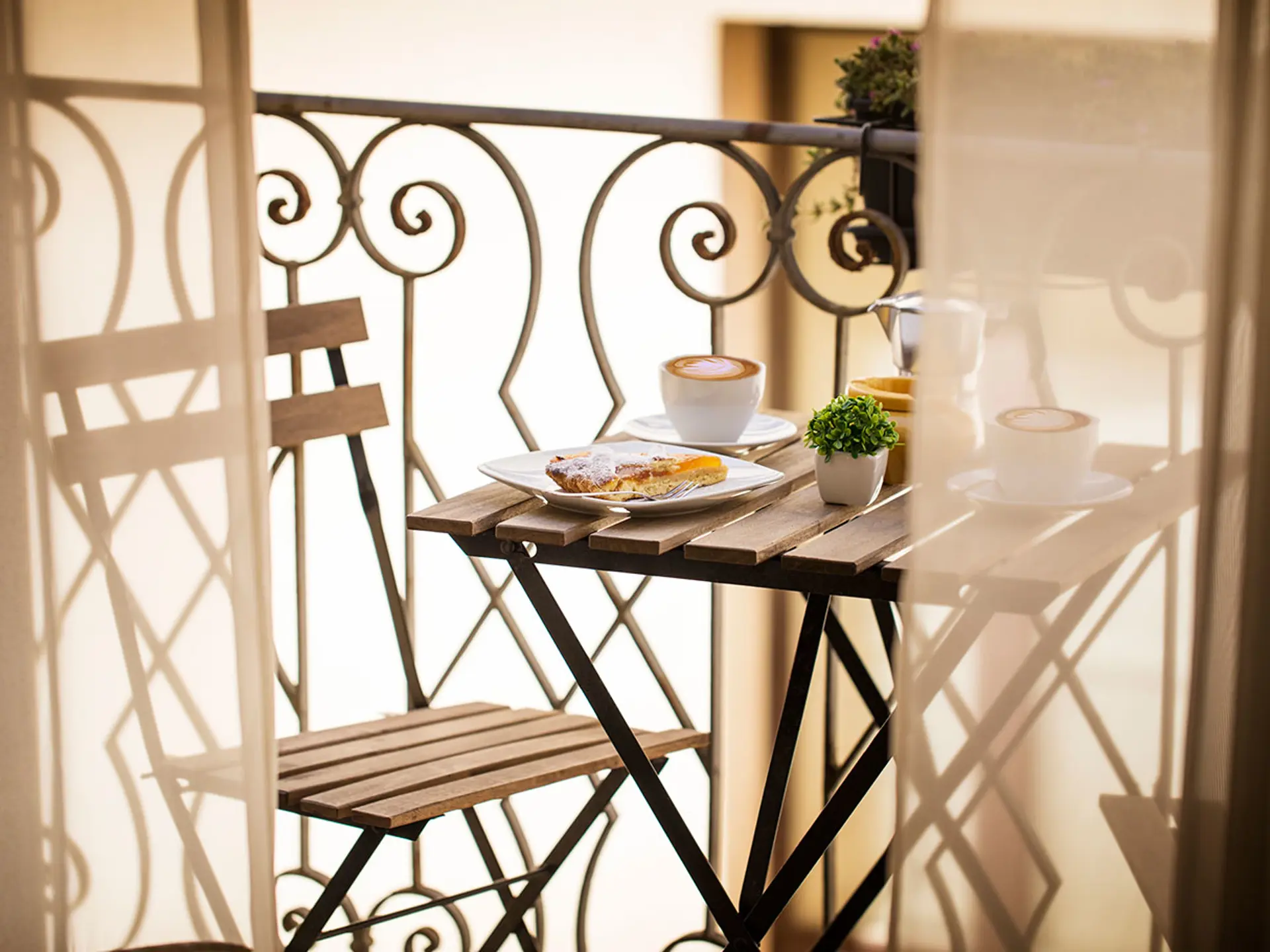 Alle rommene har balkong