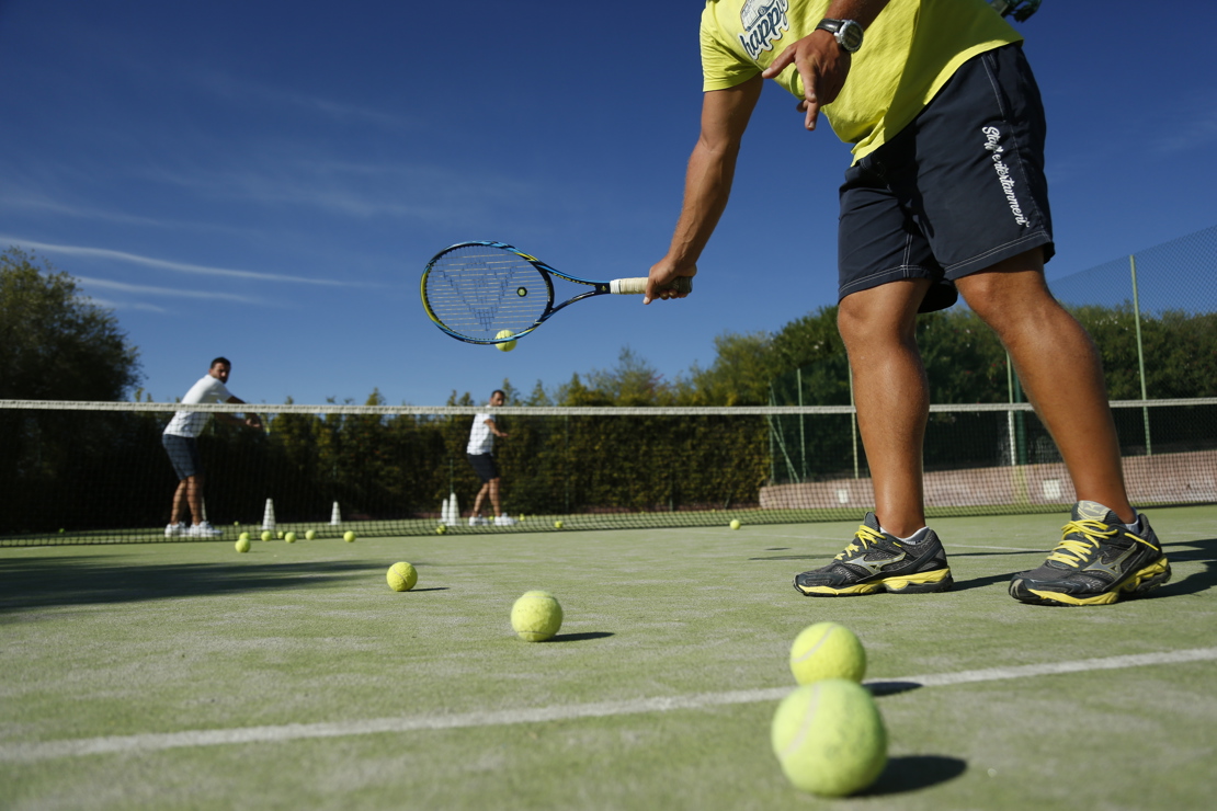 Kanskje et slag tennis frister deg