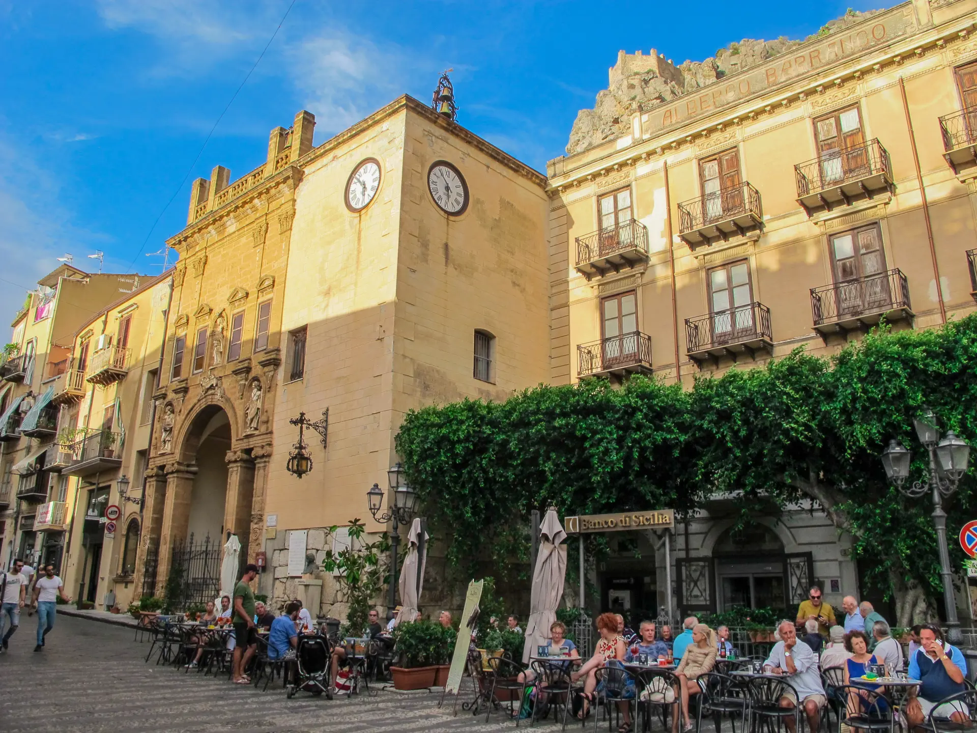 Det Vrimler Med Gode Restauranter I Cefalu Istock 1165255495
