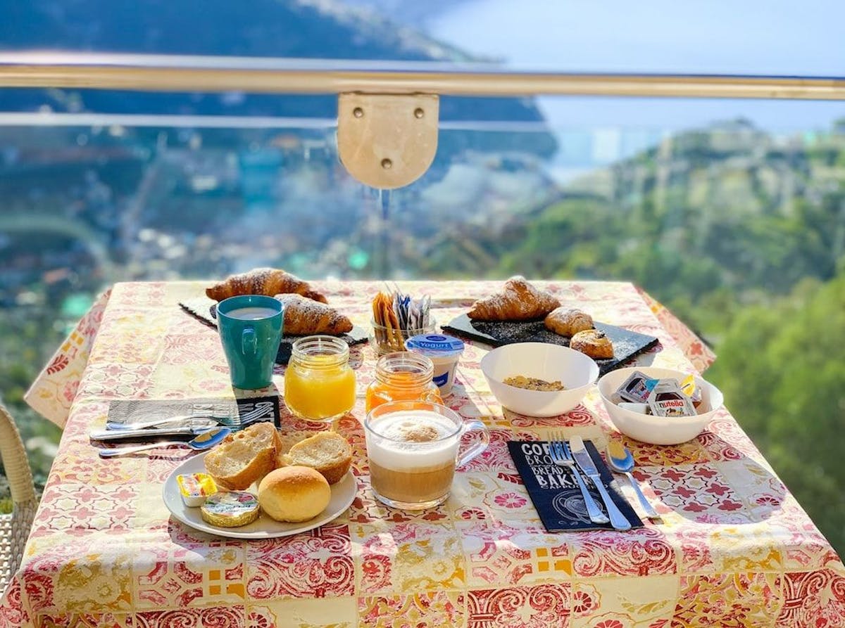 Frokost med utsikt på Hotel Bonadies i Ravello