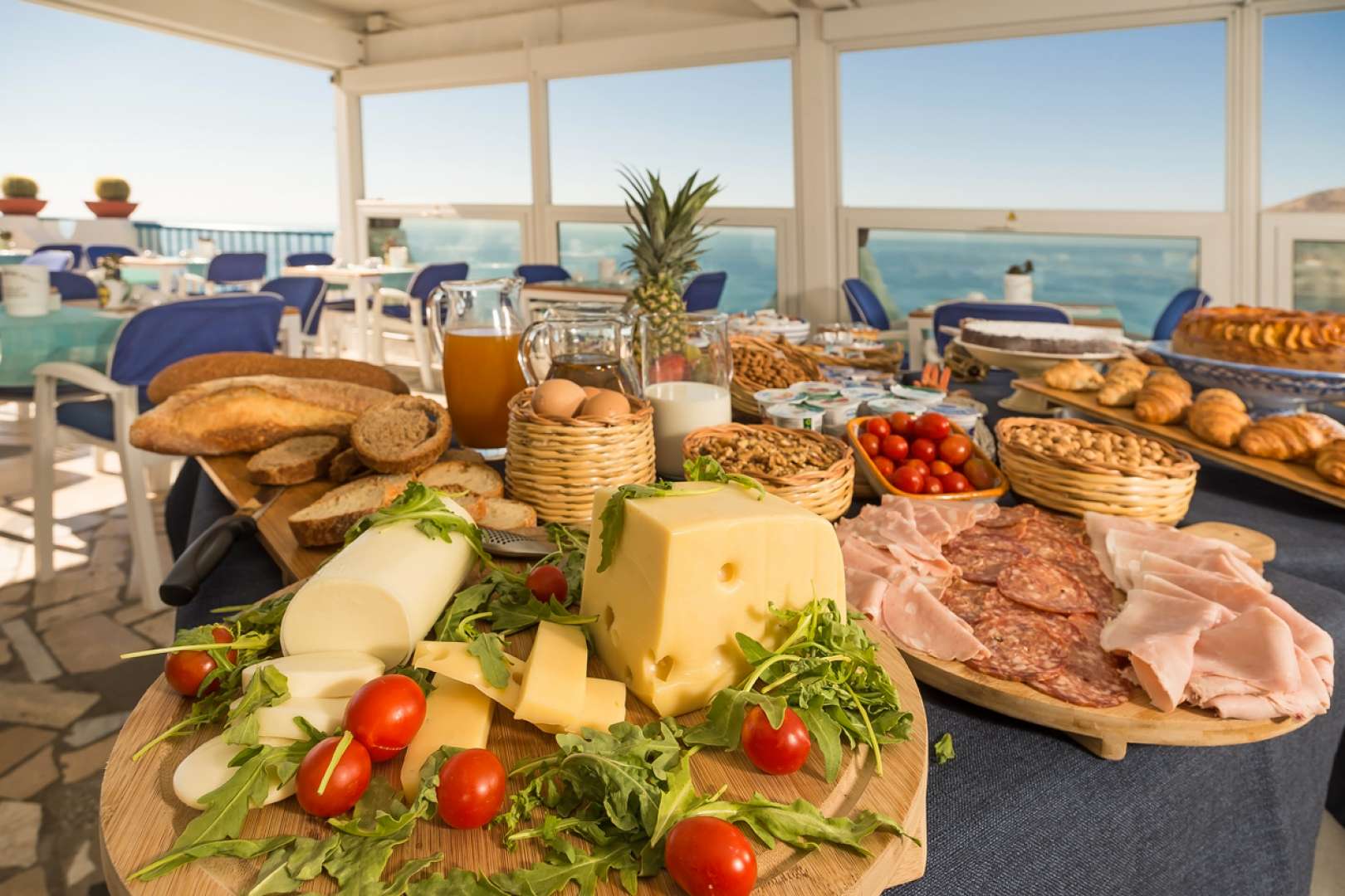 Deretter forberedes frokosten på Hotel Villa Maria