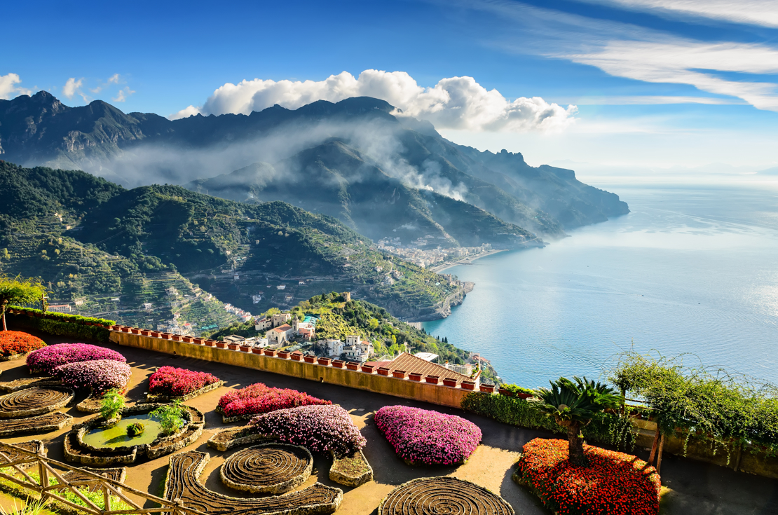 Utsikt fra en av de vakre hagene i Ravello