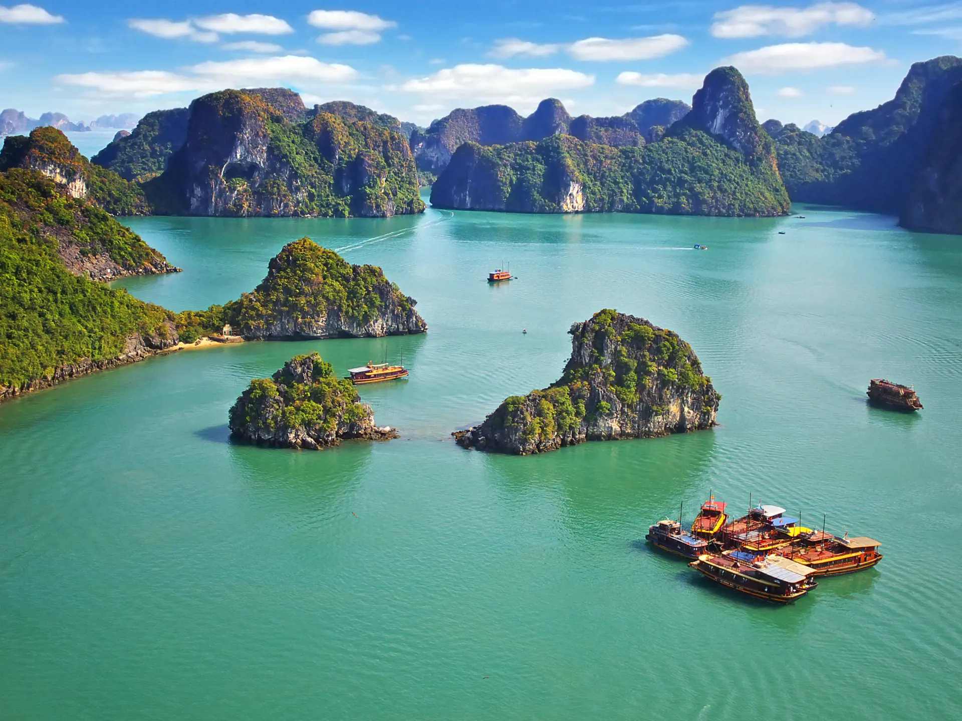 Picturesque sea landscape. Ha Long Bay, Vietnam shutterstock_78891328.jpg