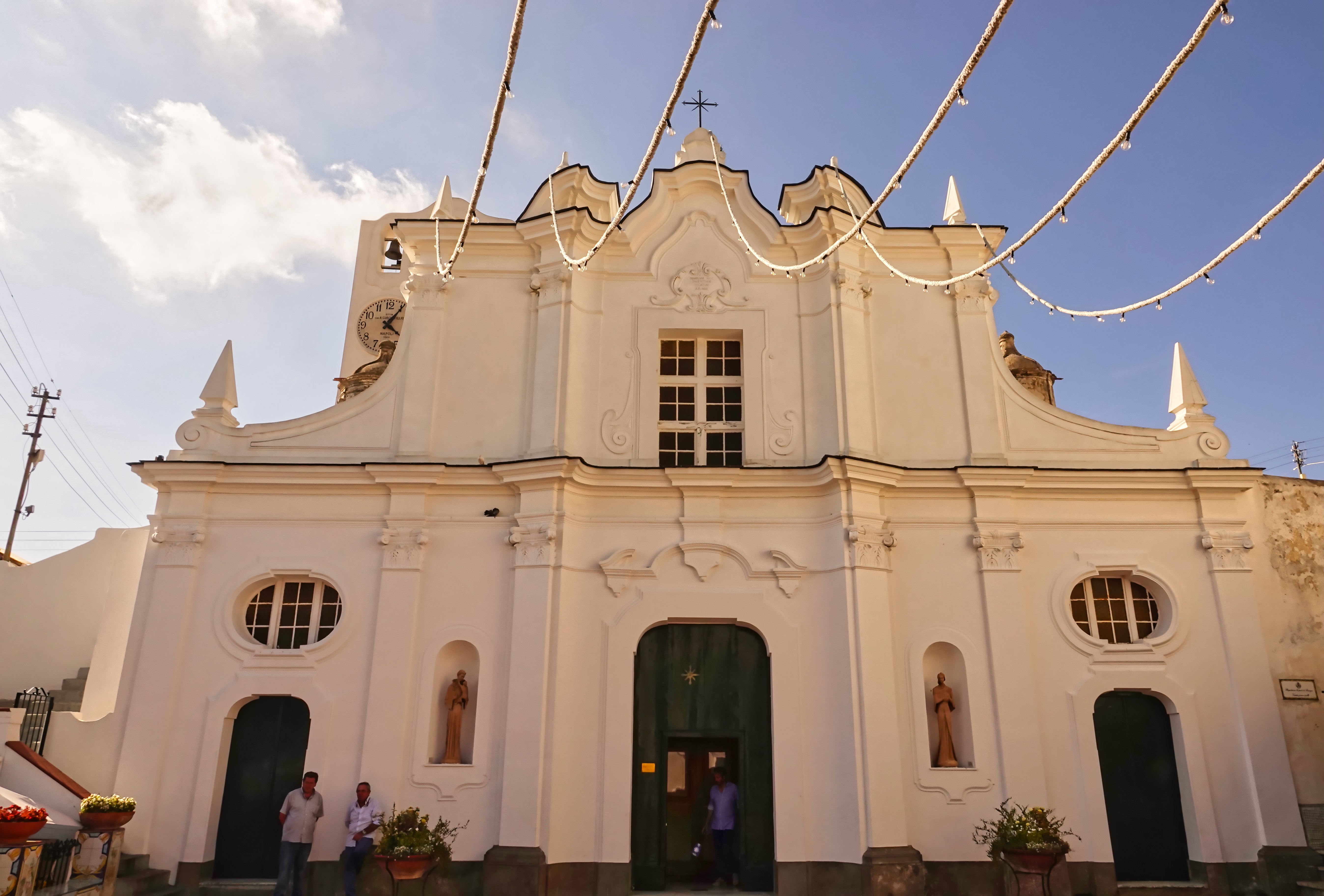 Shutterstock 1900619065