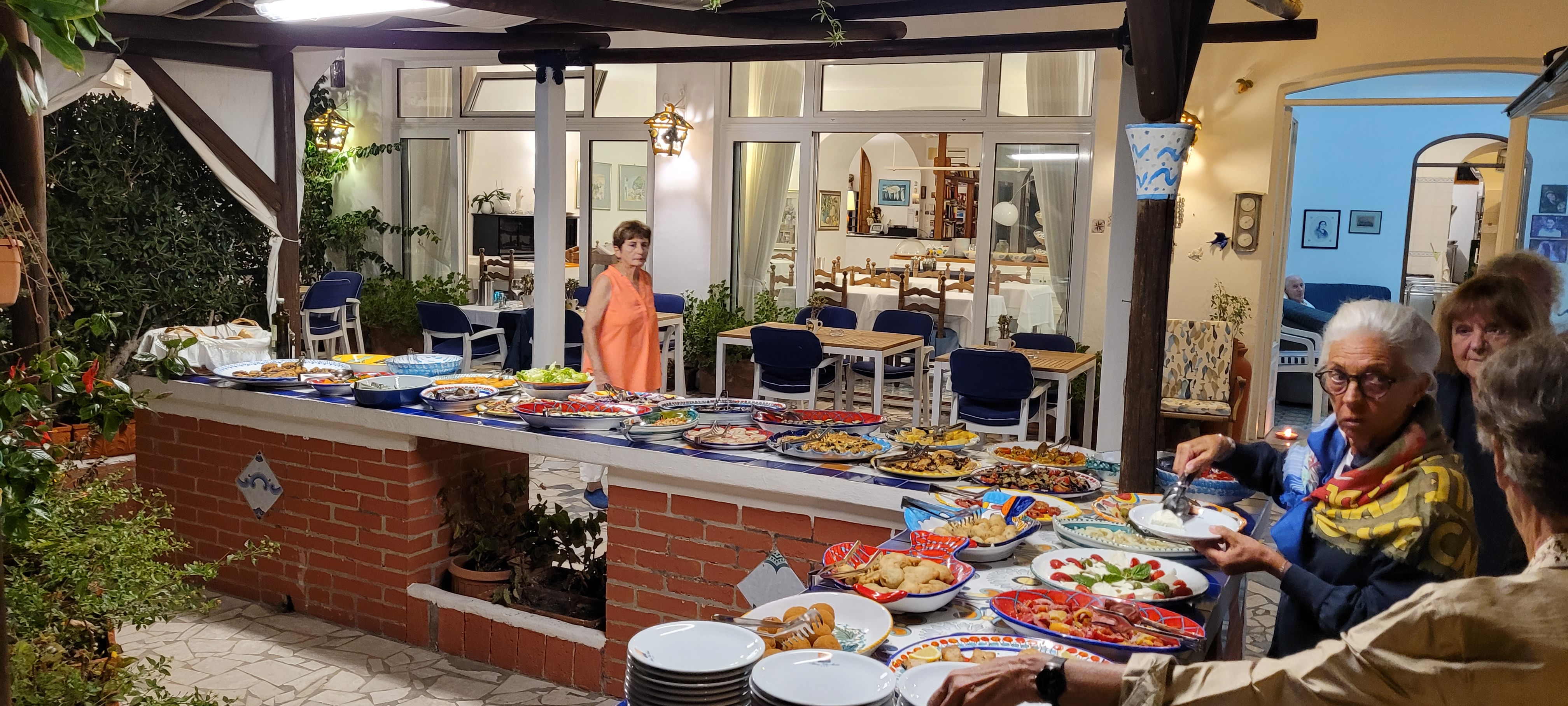 Klokken har ringt! Når er det tid for de berømte forrettene på Hotel Villa Maria