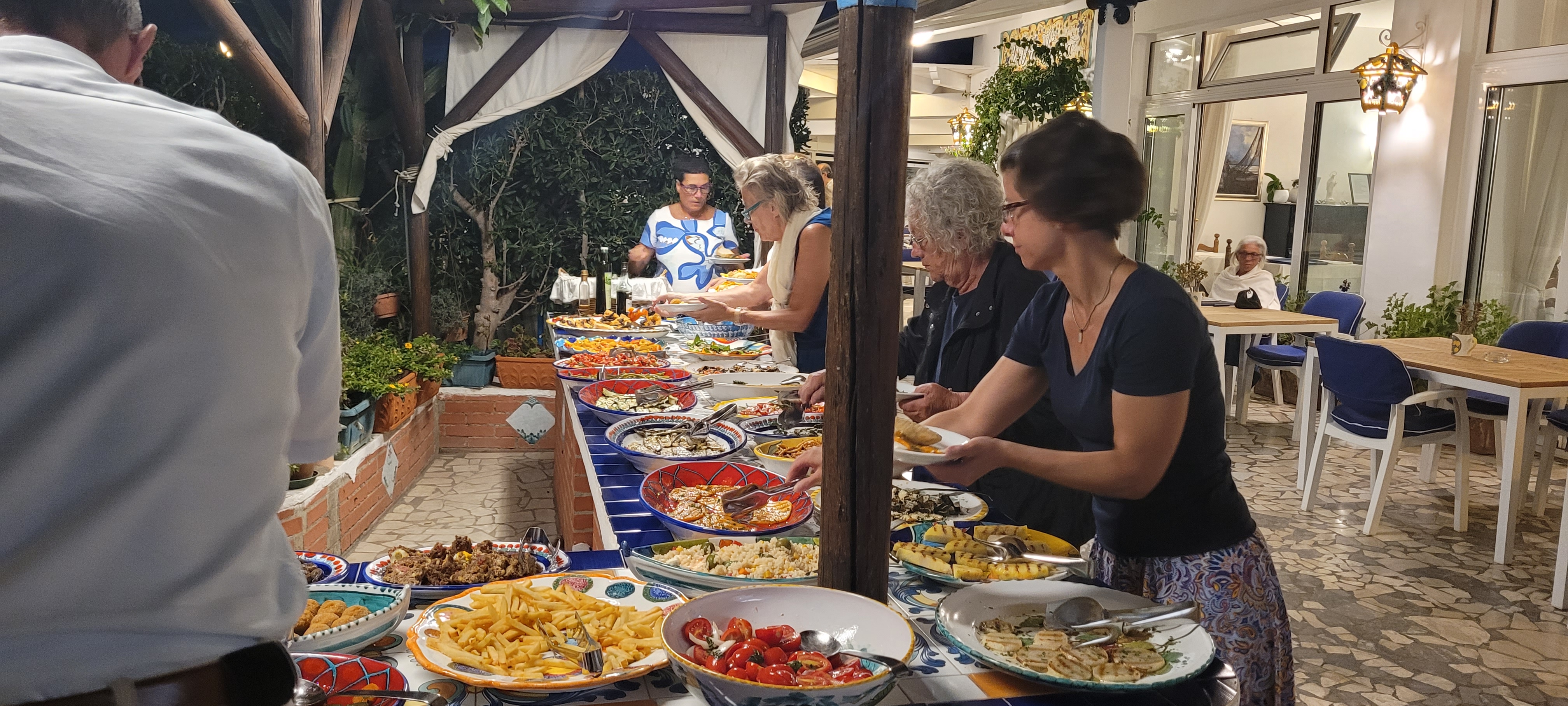 Den berømte buffeten med mammas hjemmelagde forretter