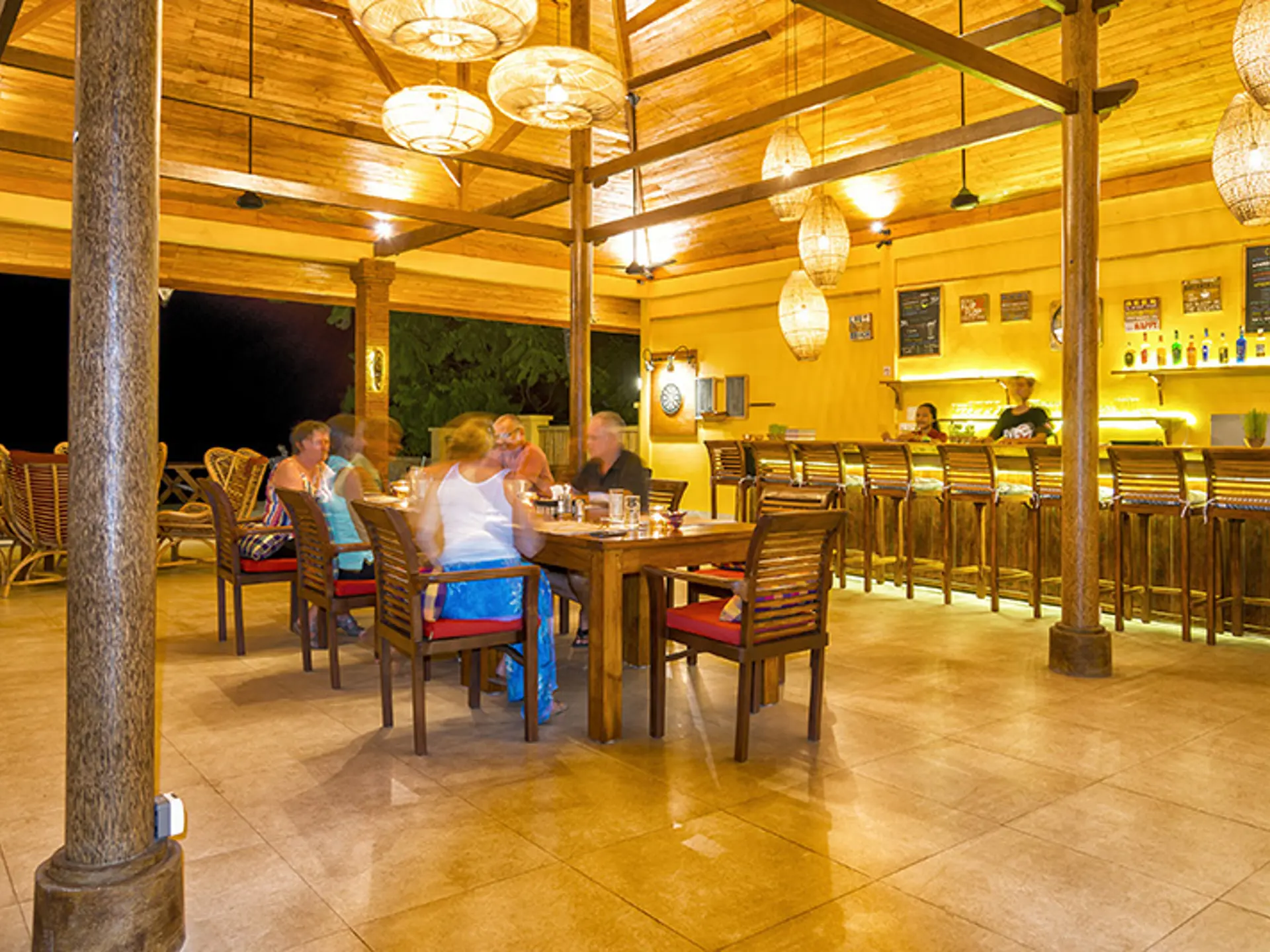 Abwonderdive Restaurant03