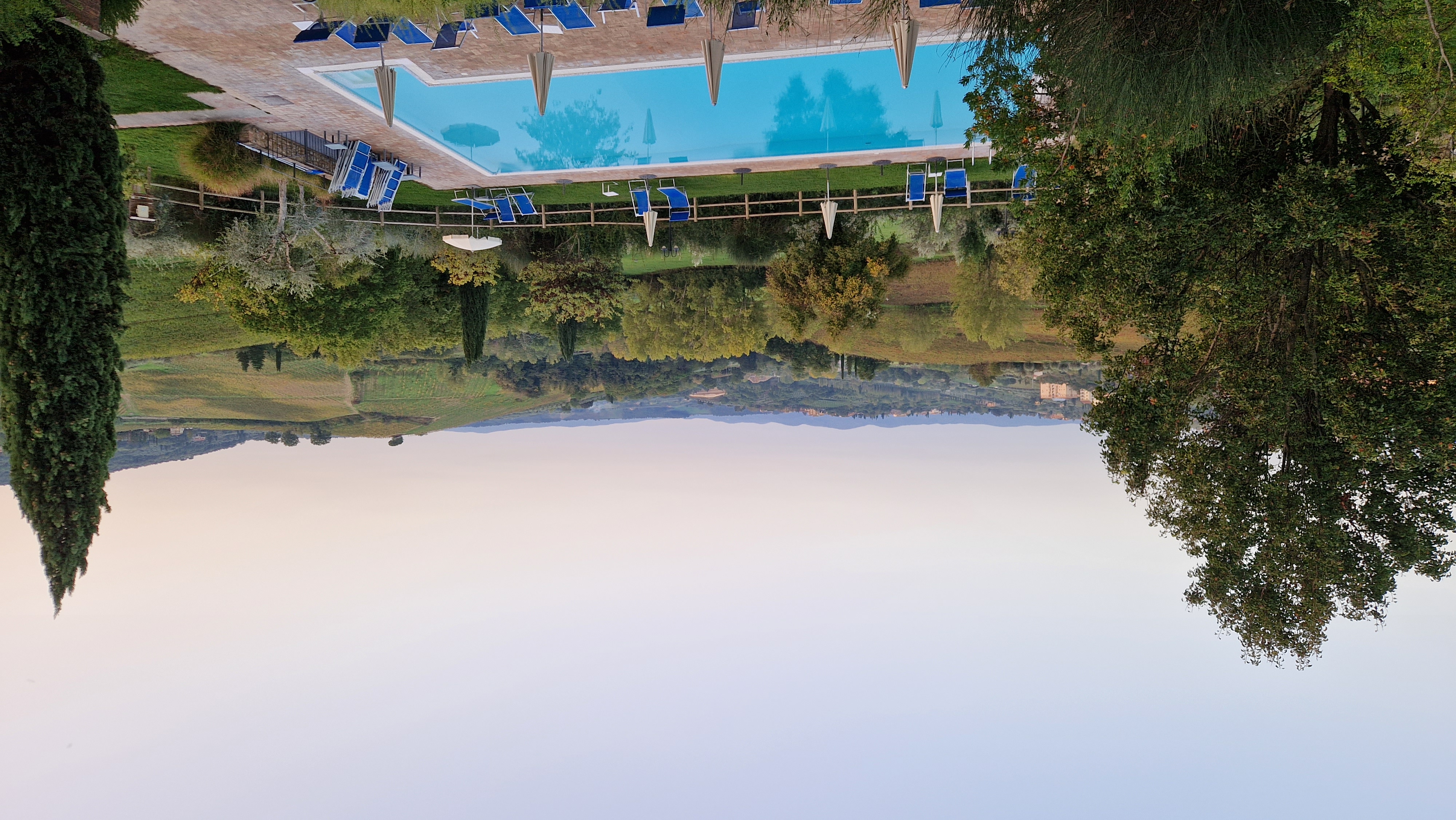 Fra bassenget på Villa Ducci er det en himmelsk utsikt.