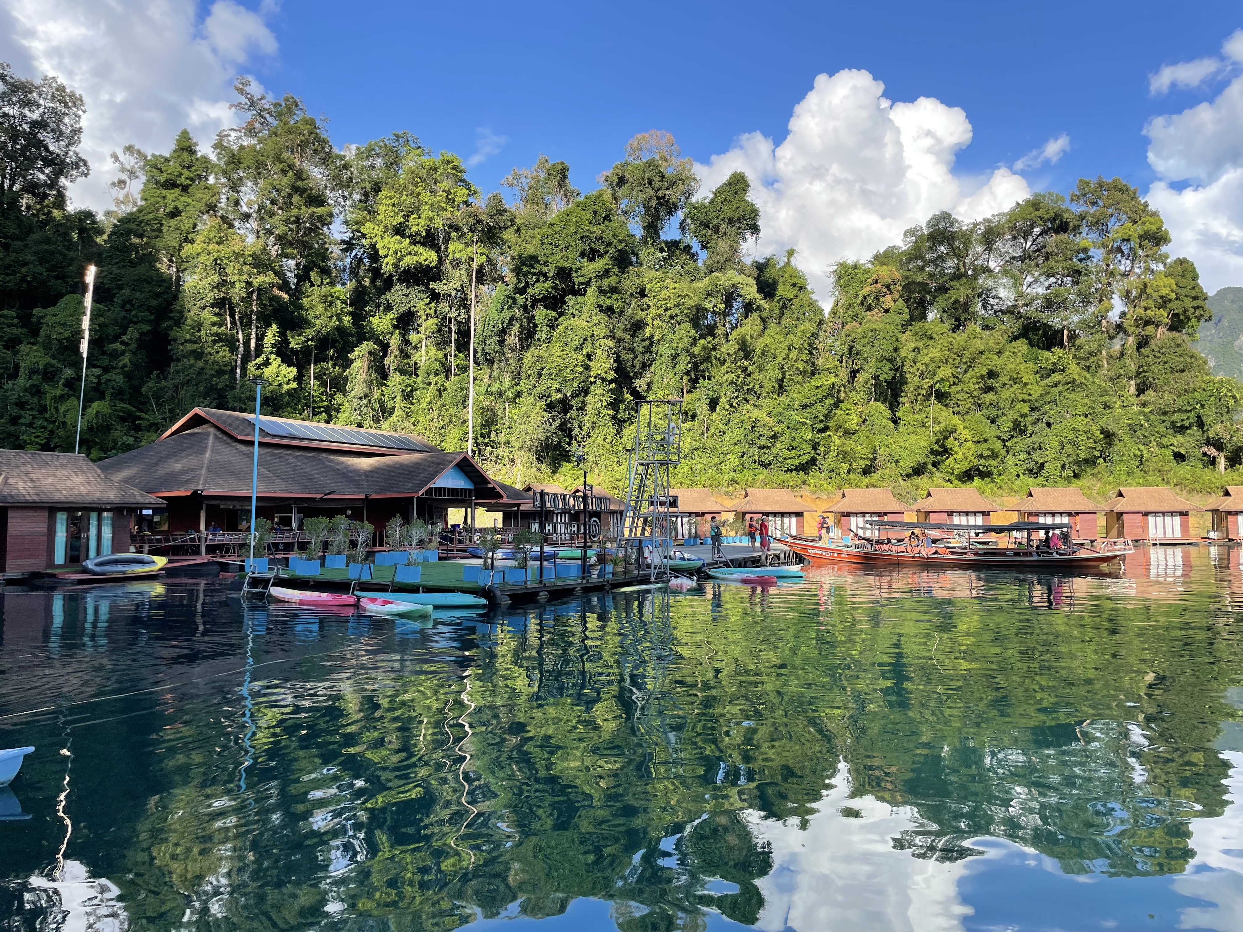 The Laguna Cheow Lan Lake (3)