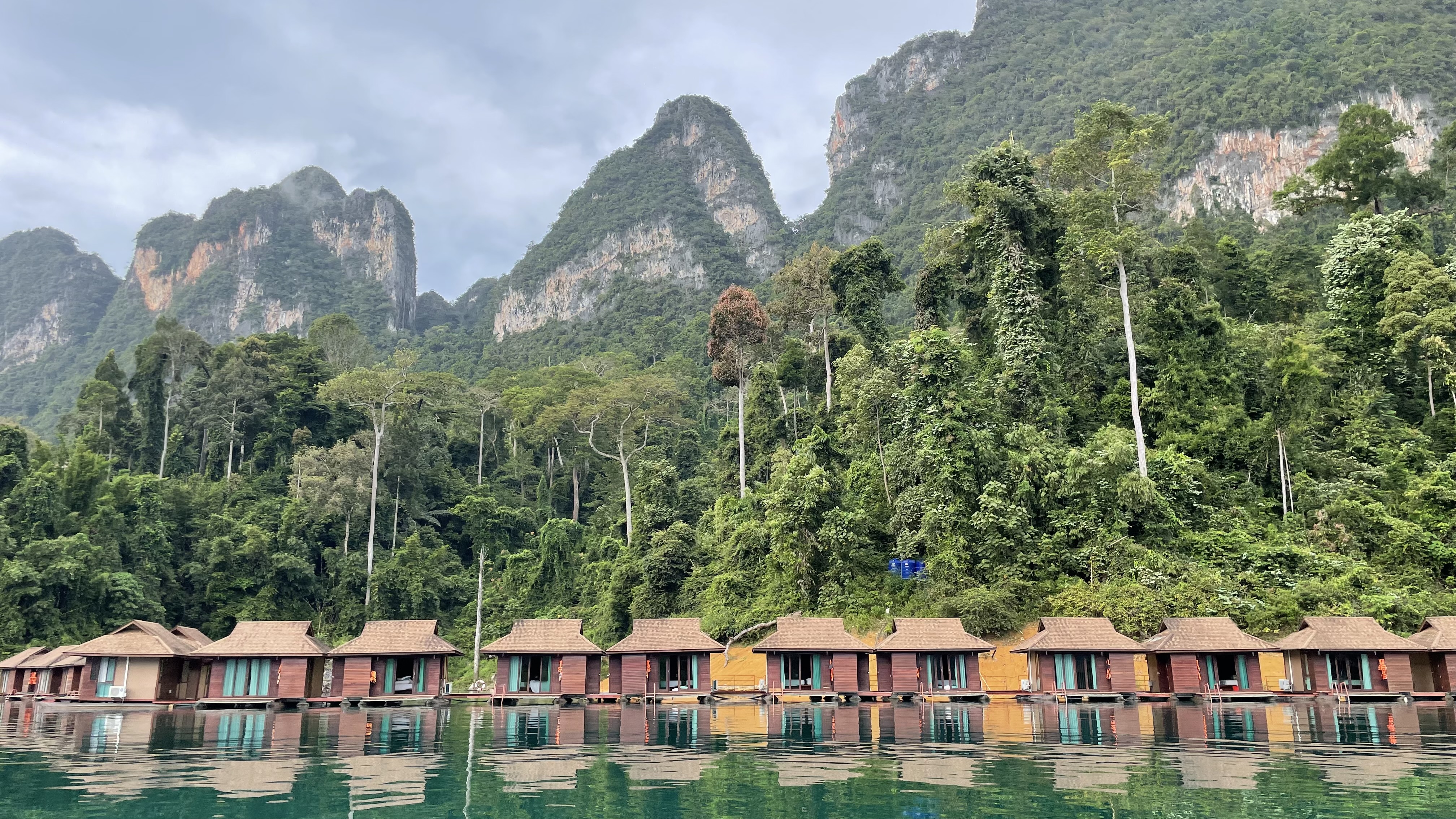 The Laguna Cheow Lan Lake (16)