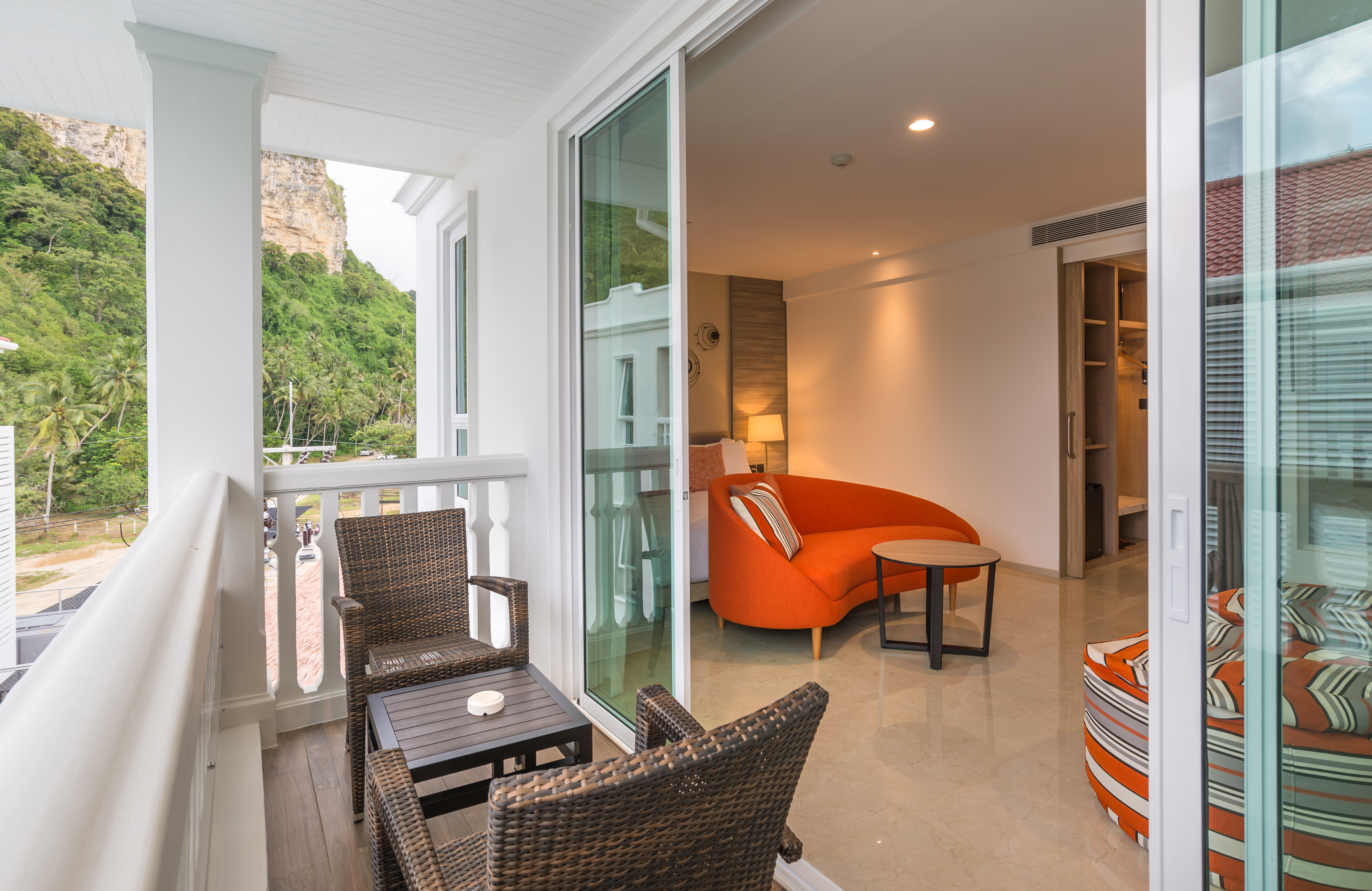 06 Cnk Family Residence 08