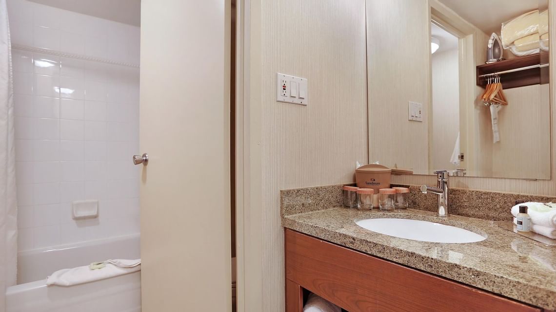 Sandman Hotel Vancouver City Center Bath Standard 2 Doubles Wide