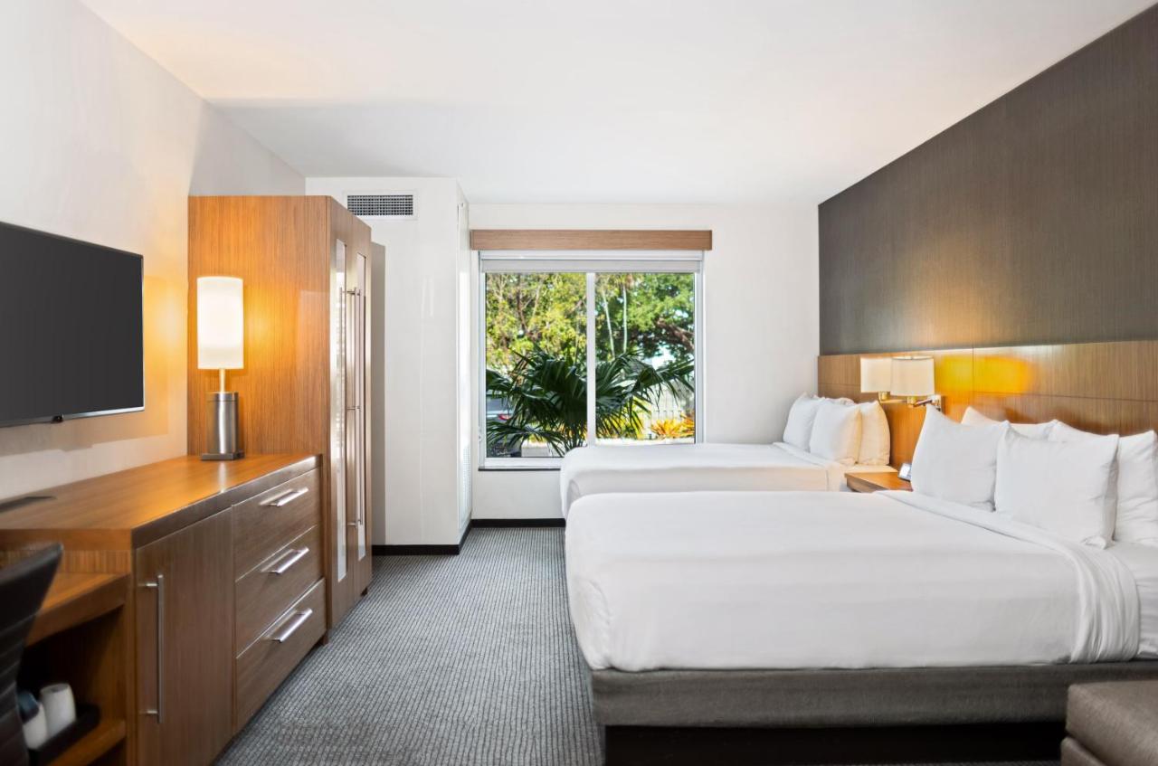 Queen Room 1