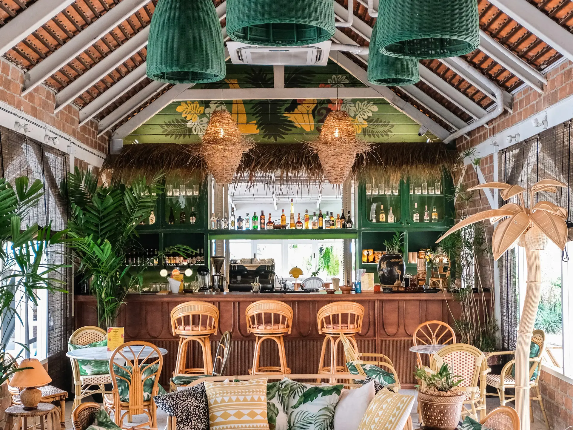 Malo Bar 01