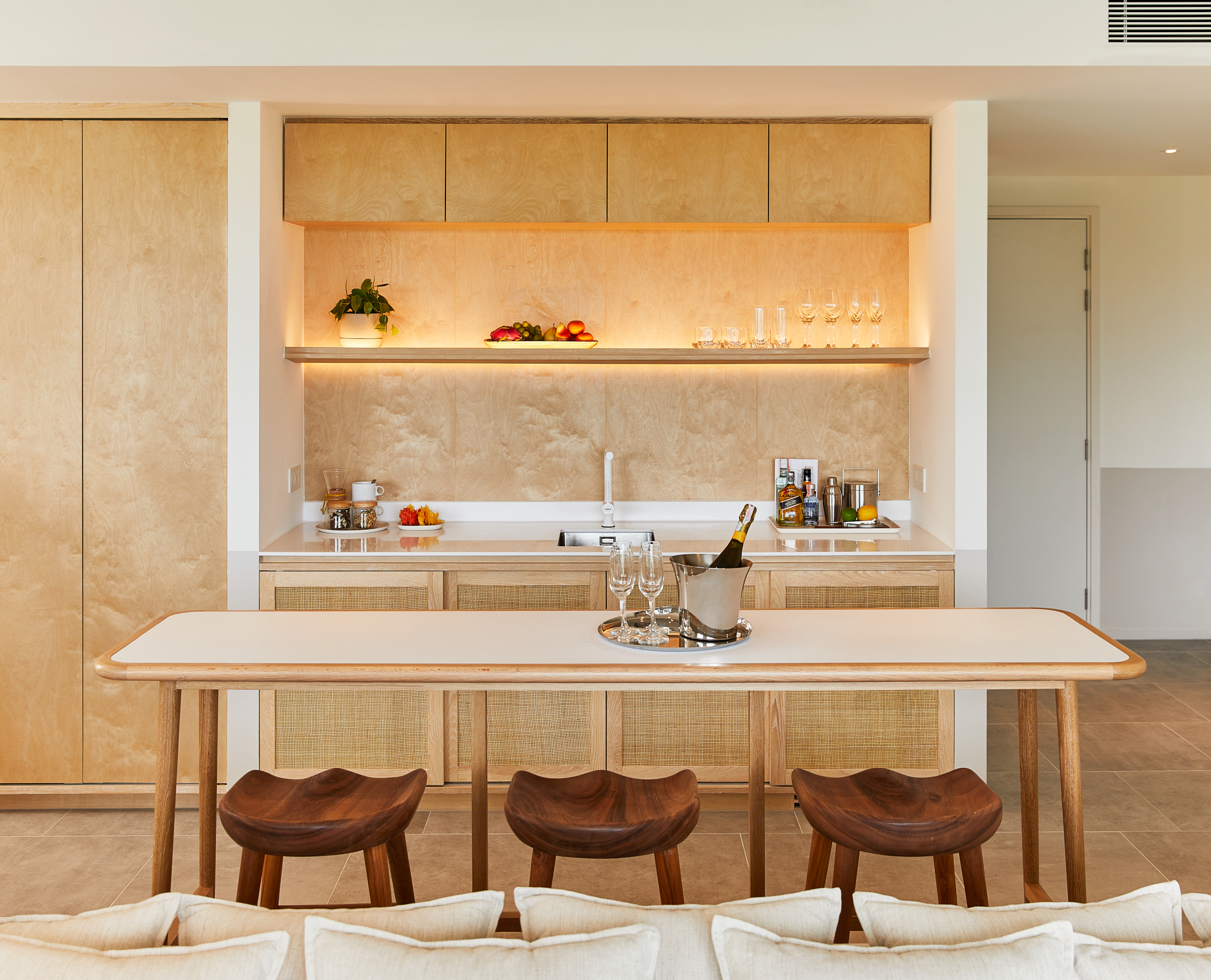 Superior Suite 5 Room Detail