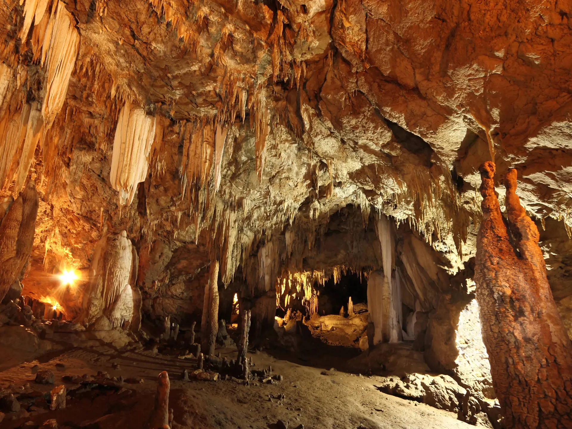Khao Wang Thong grotte ved Khanom.jpg