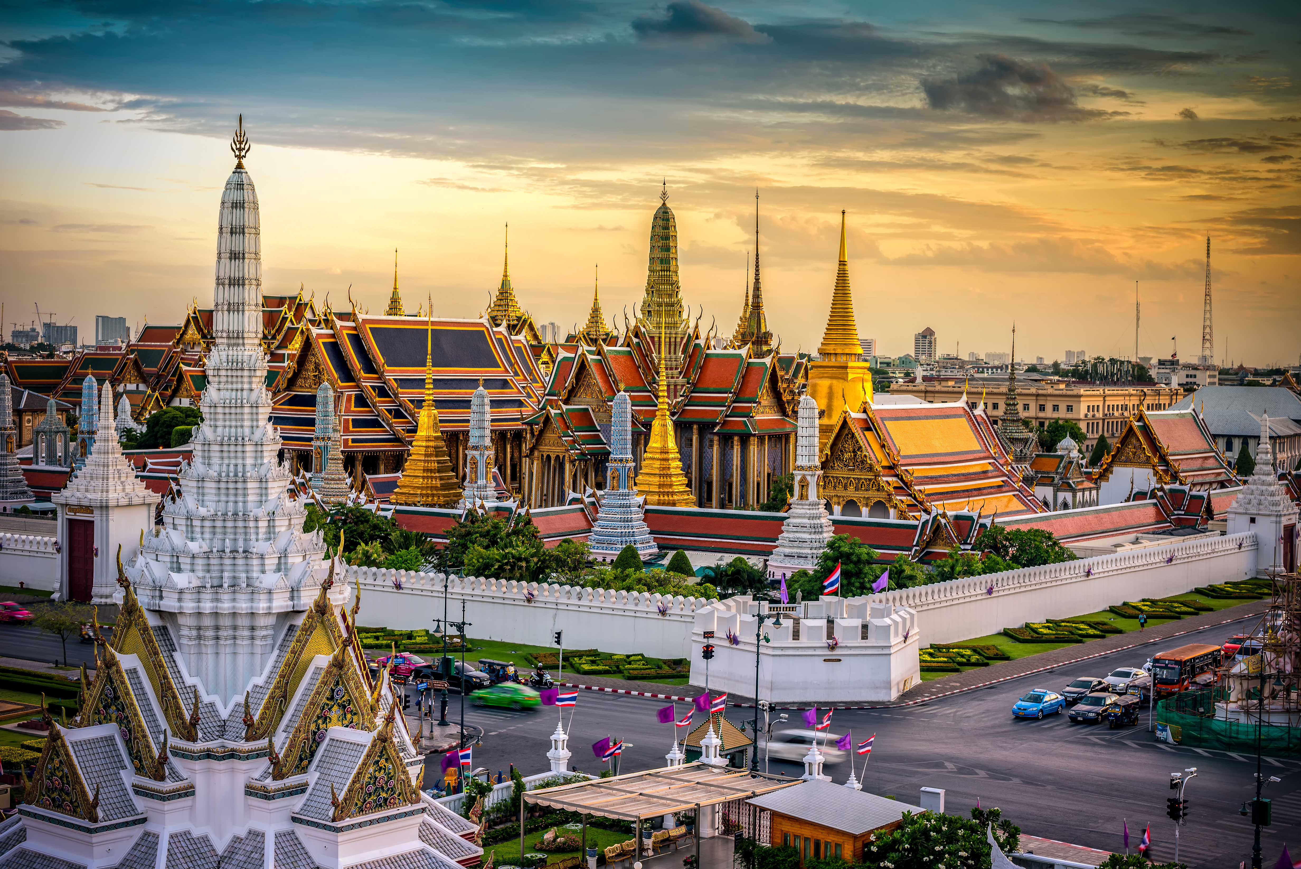 shutterstock_299388287 Grand palace and Wat phra keaw at sunset bangkok, Thailand.jpg