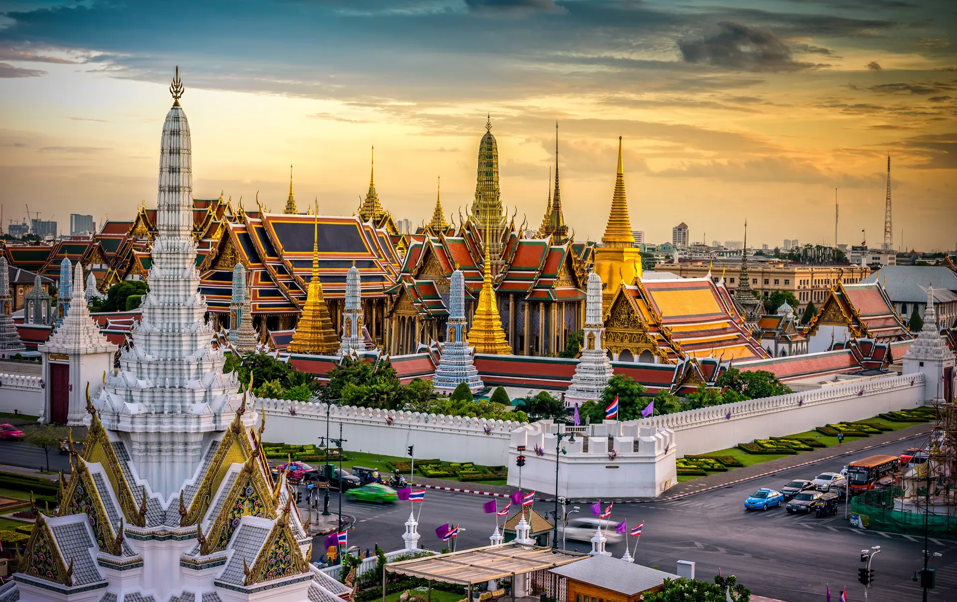 shutterstock_299388287 Grand palace and Wat phra keaw at sunset bangkok, Thailand.jpg