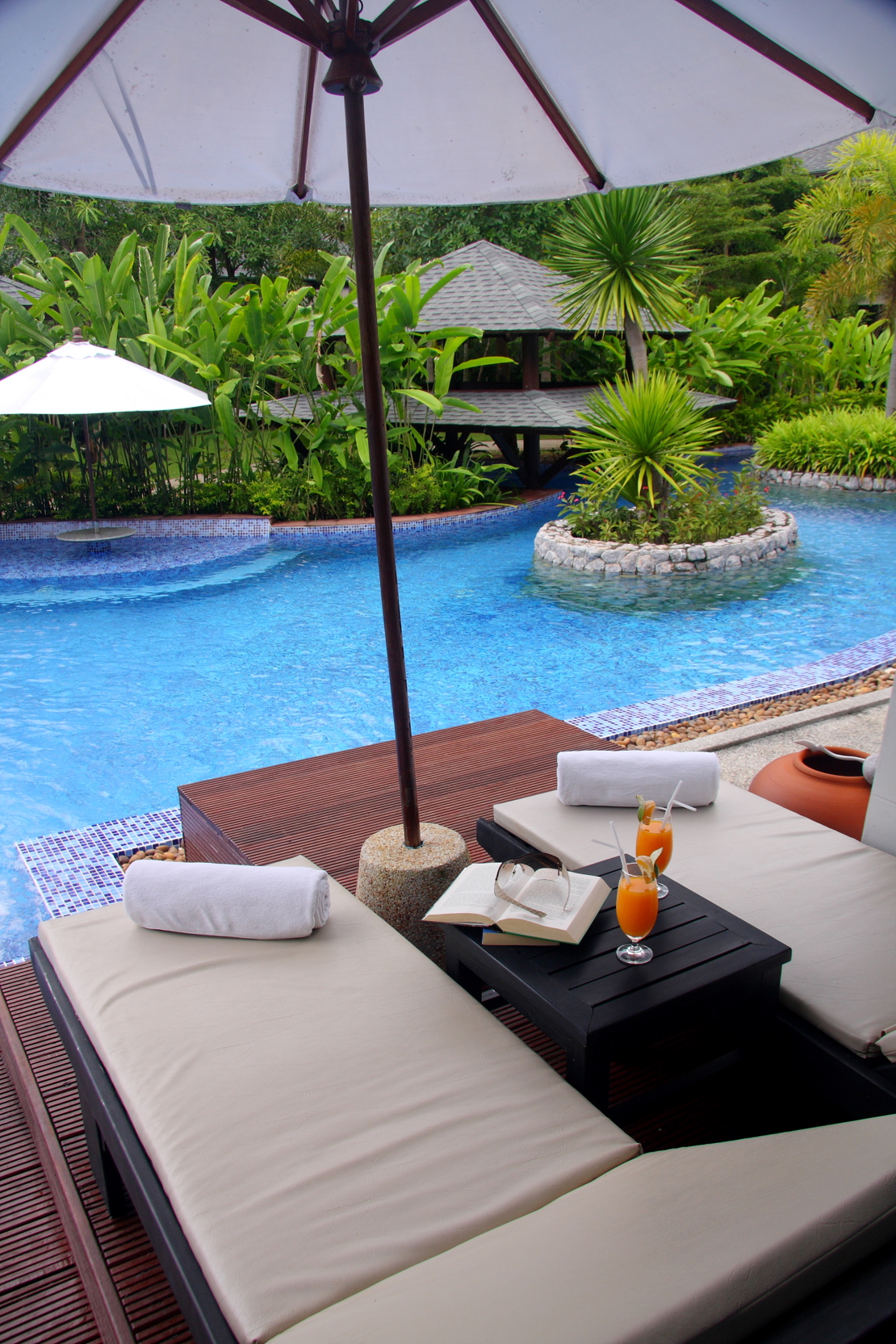 Pool-006.JPG