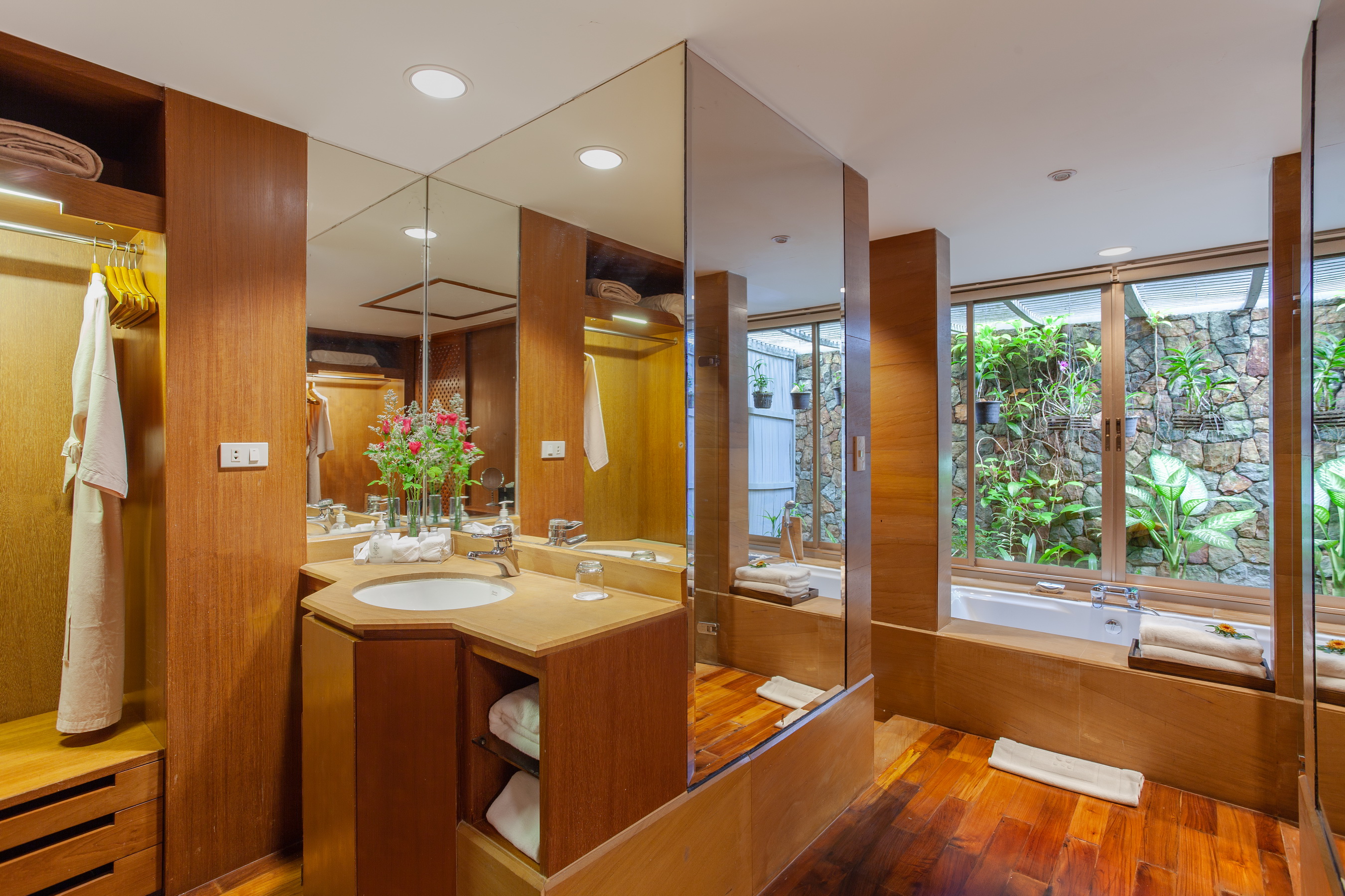 Hydropool Villa 11