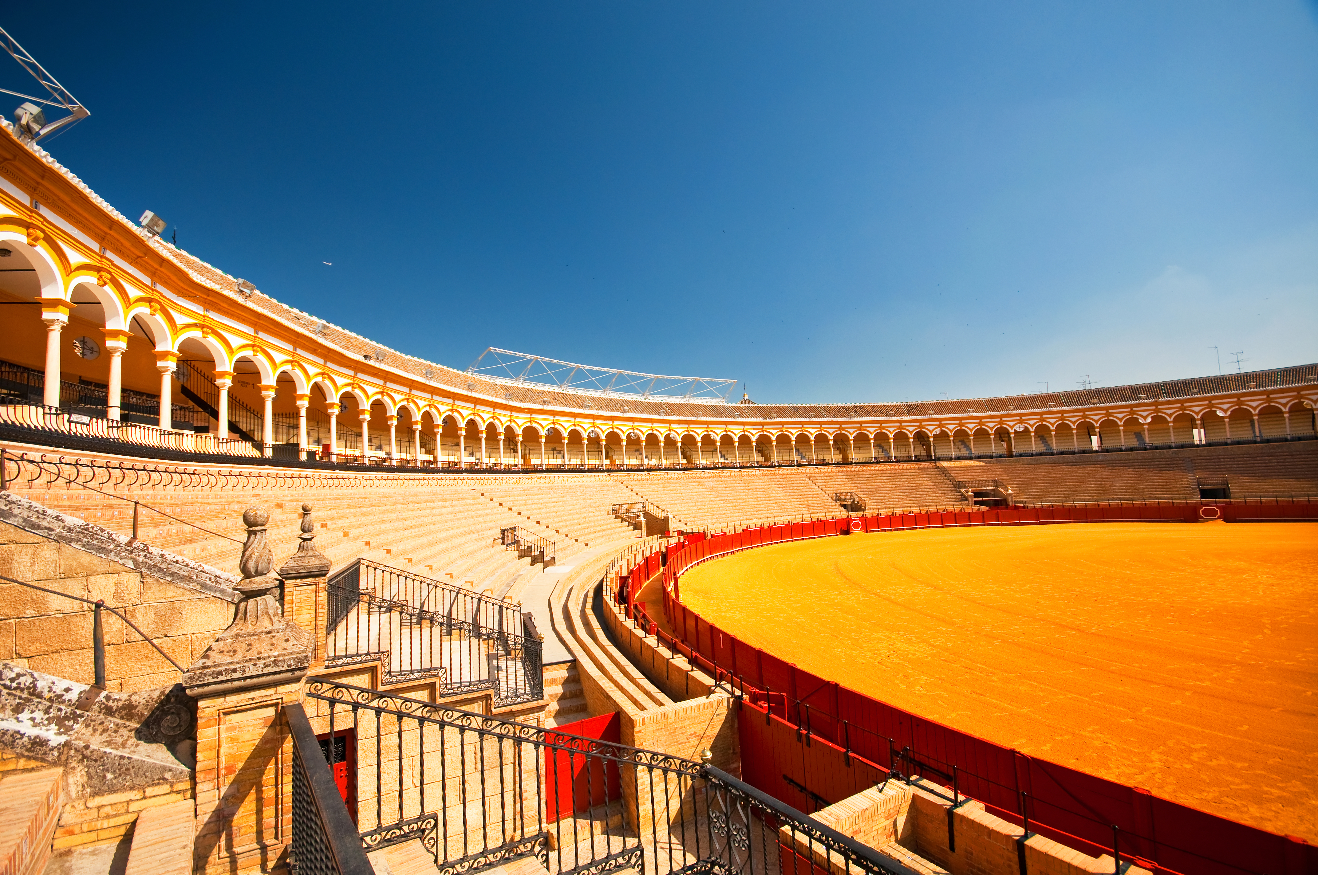 Tyrefægterarenaen I Sevilla Shutterstock 79056013