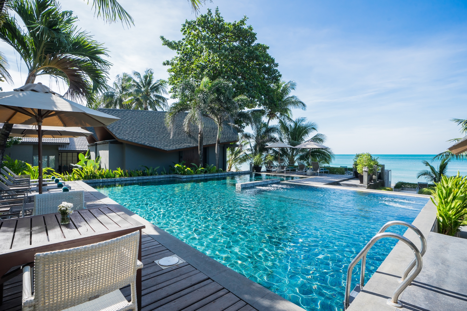 Small Swimming Pool (3)